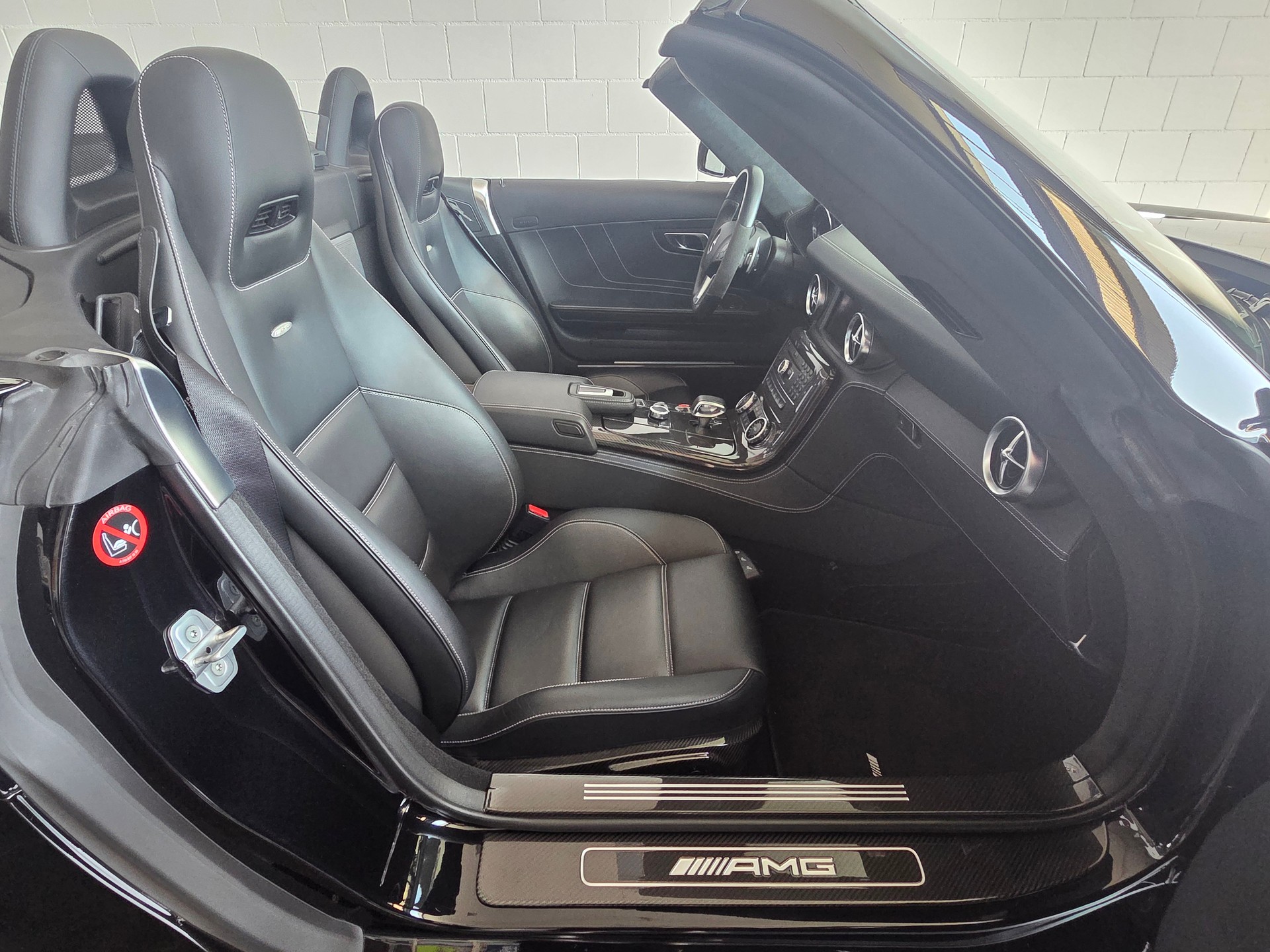 MERCEDES-BENZ SLS 63 AMG-image-15