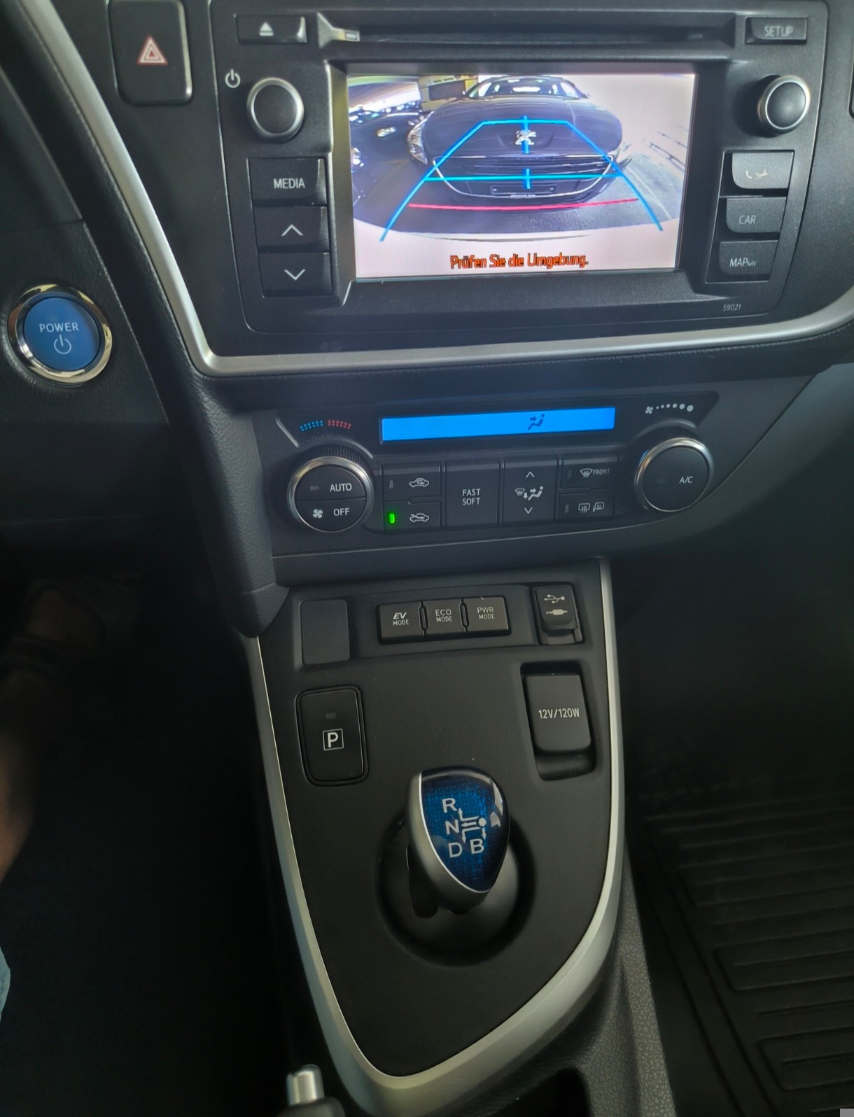 TOYOTA Auris 1.8 16V HSD Linea Sol-image-10