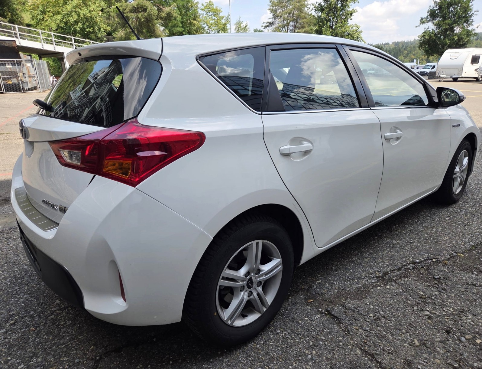 TOYOTA Auris 1.8 16V HSD Linea Sol-image-3