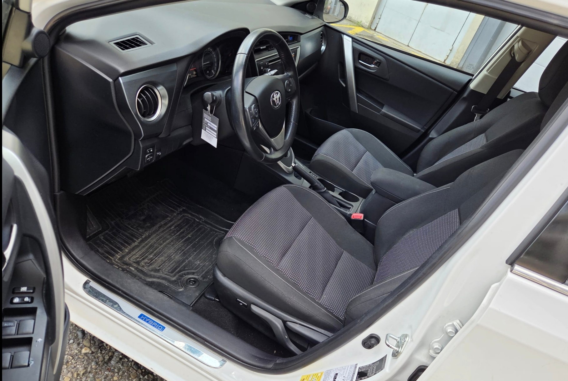 TOYOTA Auris 1.8 16V HSD Linea Sol-image-8