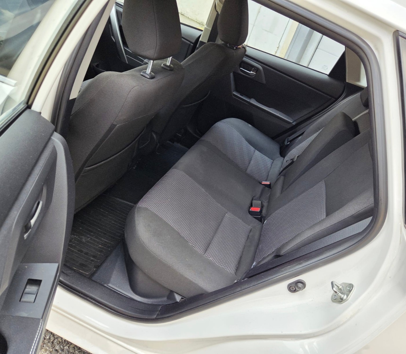 TOYOTA Auris 1.8 16V HSD Linea Sol-image-9