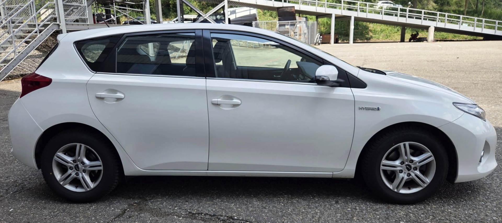 TOYOTA Auris 1.8 16V HSD Linea Sol-image-6