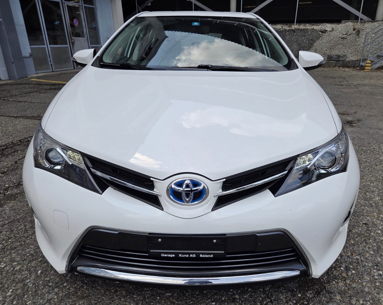 TOYOTA Auris 1.8 16V HSD Linea Sol-image-0