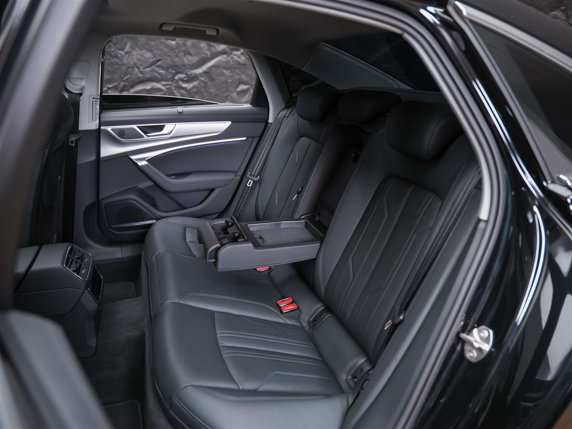 AUDI A6 Limousine 55 TFSI Design quattro S-tronic *CH Auto*Panorama*Matrix LED*Head Up*-image-13