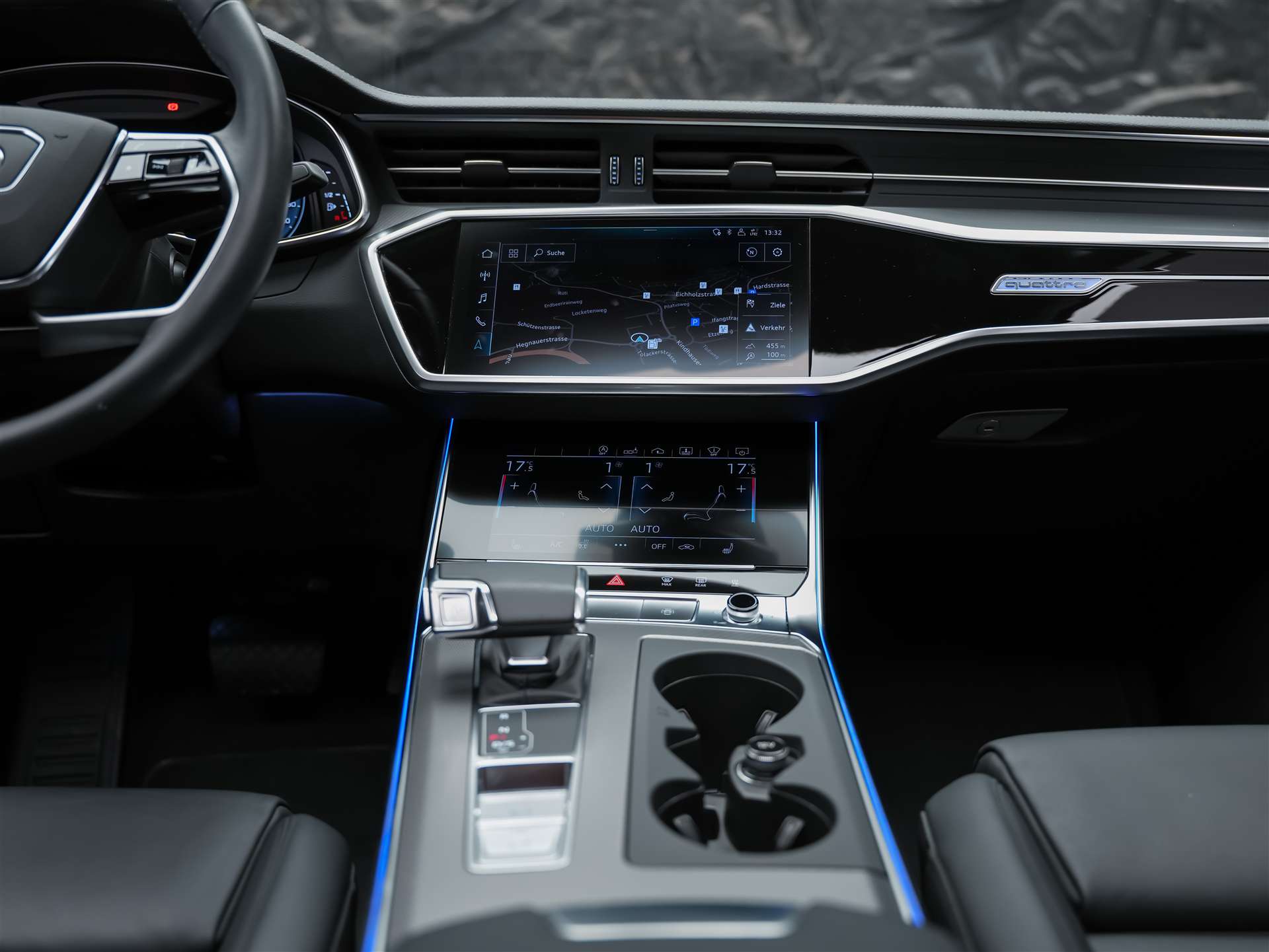 AUDI A6 Limousine 55 TFSI Design quattro S-tronic *CH Auto*Panorama*Matrix LED*Head Up*-image-20