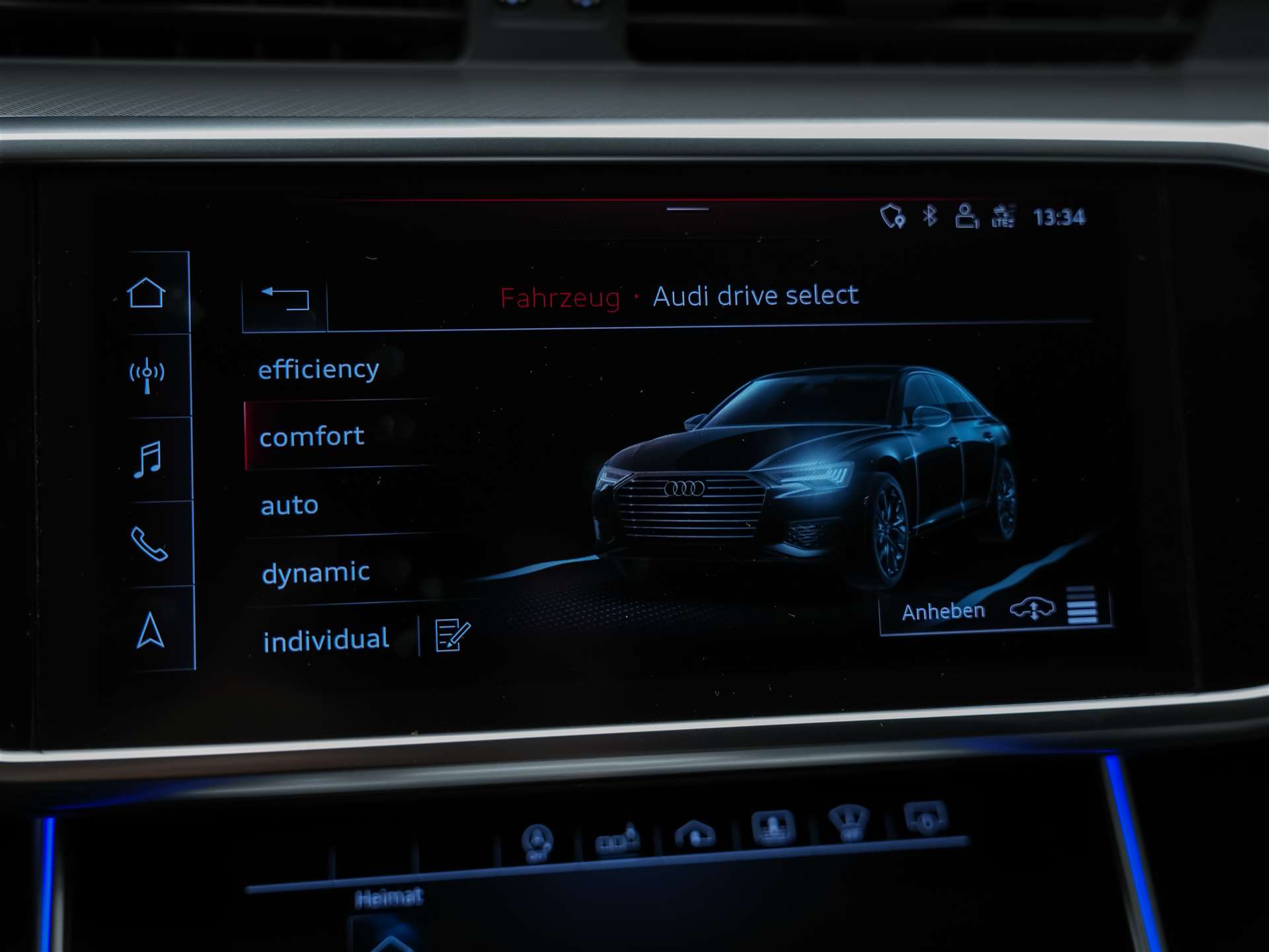 AUDI A6 Limousine 55 TFSI Design quattro S-tronic *CH Auto*Panorama*Matrix LED*Head Up*-image-36