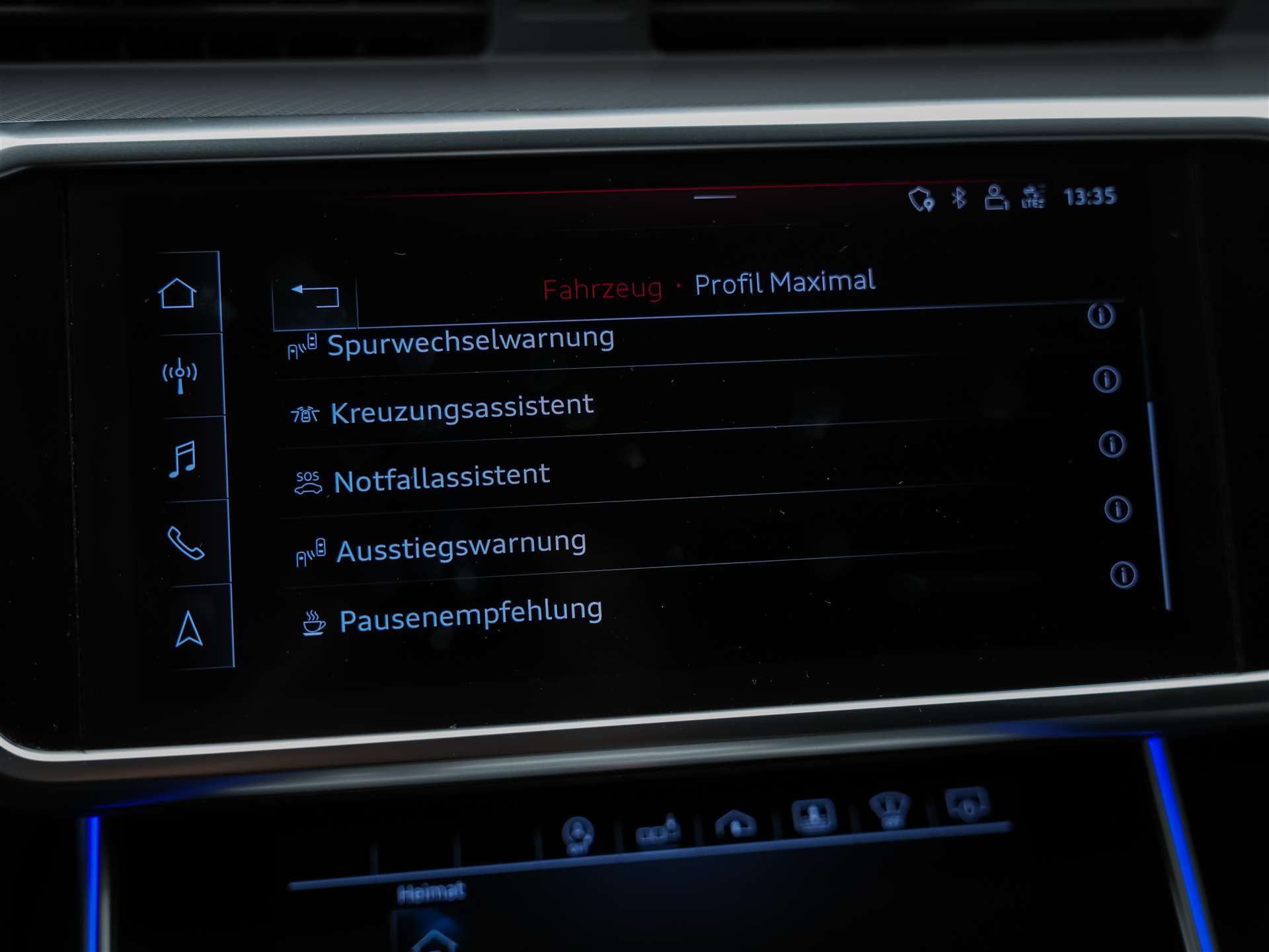 AUDI A6 Limousine 55 TFSI Design quattro S-tronic *CH Auto*Panorama*Matrix LED*Head Up*-image-43