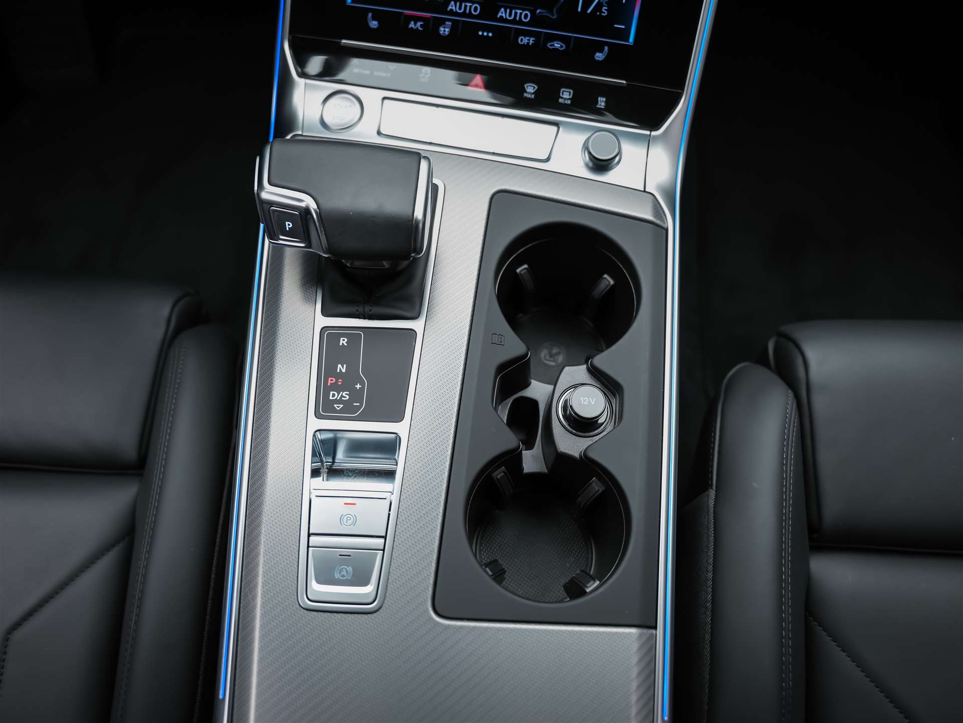 AUDI A6 Limousine 55 TFSI Design quattro S-tronic *CH Auto*Panorama*Matrix LED*Head Up*-image-22