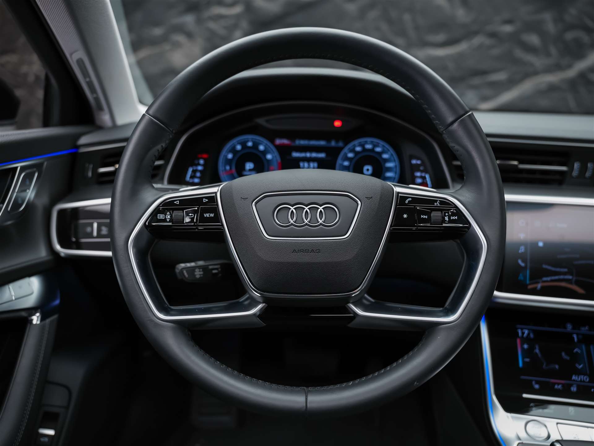 AUDI A6 Limousine 55 TFSI Design quattro S-tronic *CH Auto*Panorama*Matrix LED*Head Up*-image-29