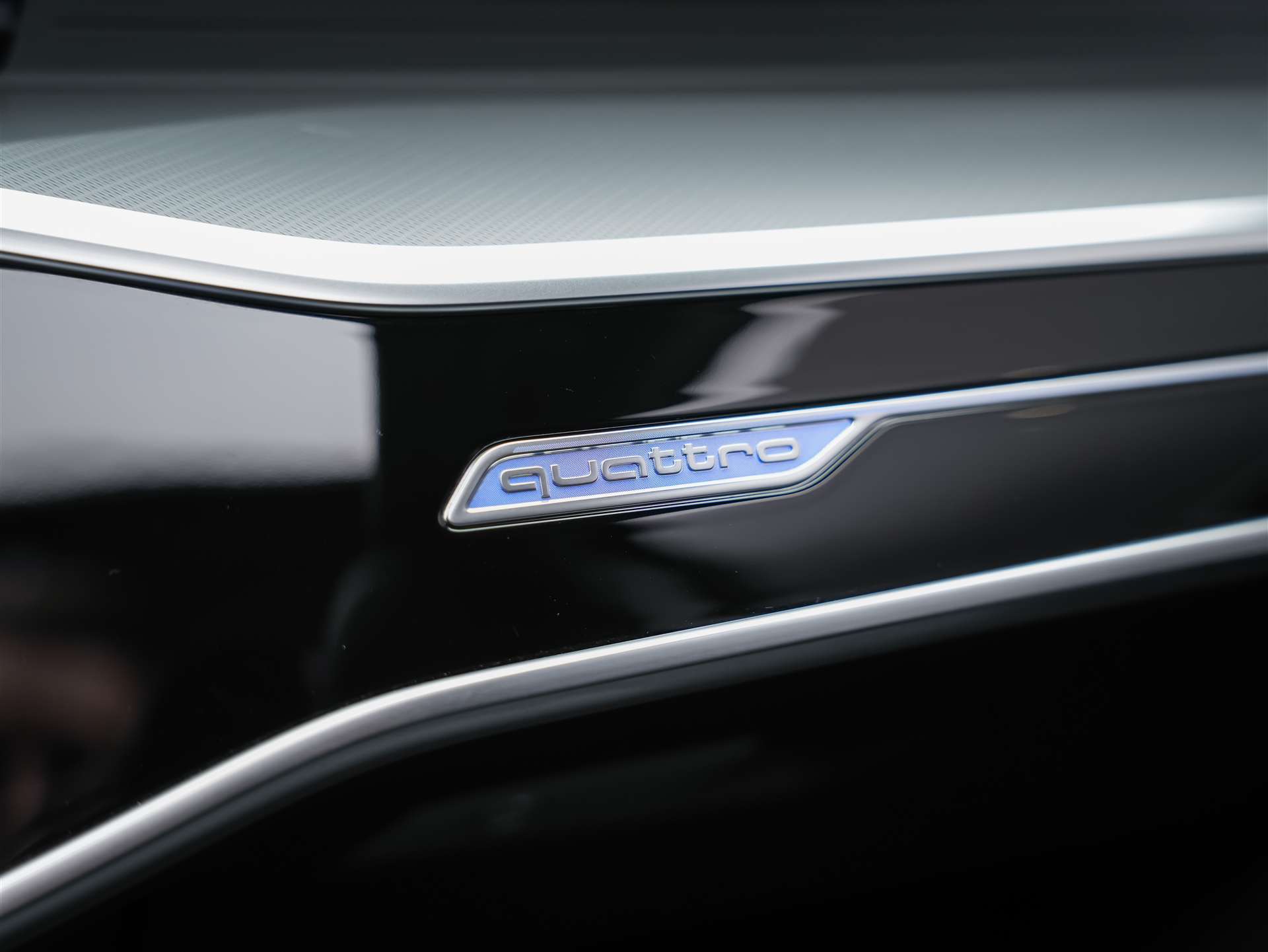 AUDI A6 Limousine 55 TFSI Design quattro S-tronic *CH Auto*Panorama*Matrix LED*Head Up*-image-25