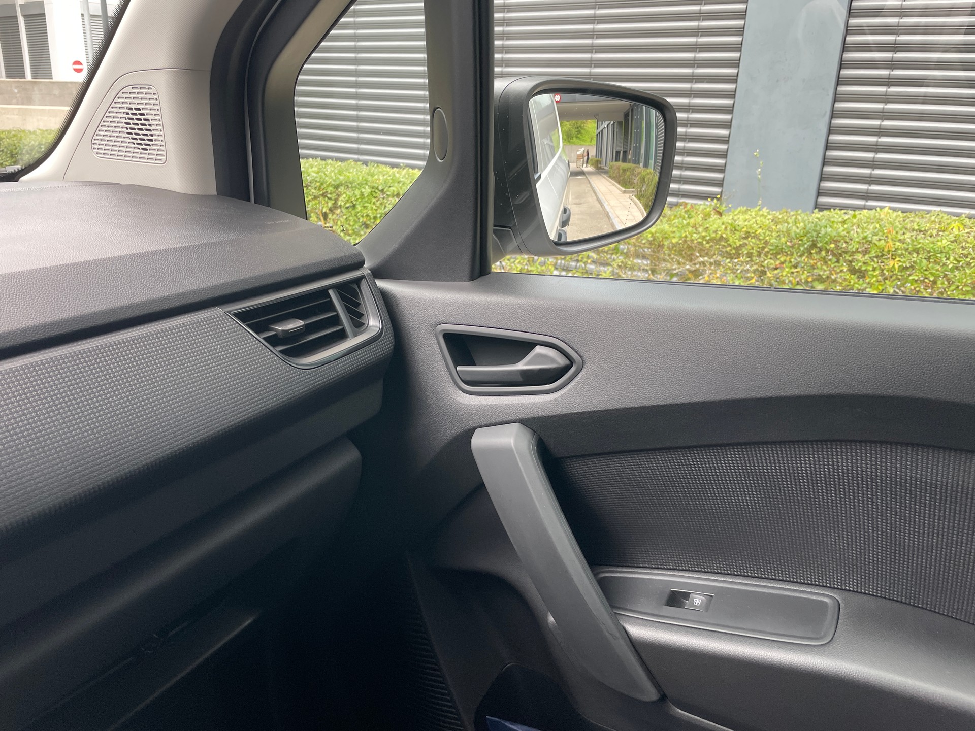 NISSAN Townstar EV45 kWh 22kW L2 Acenta-image-19