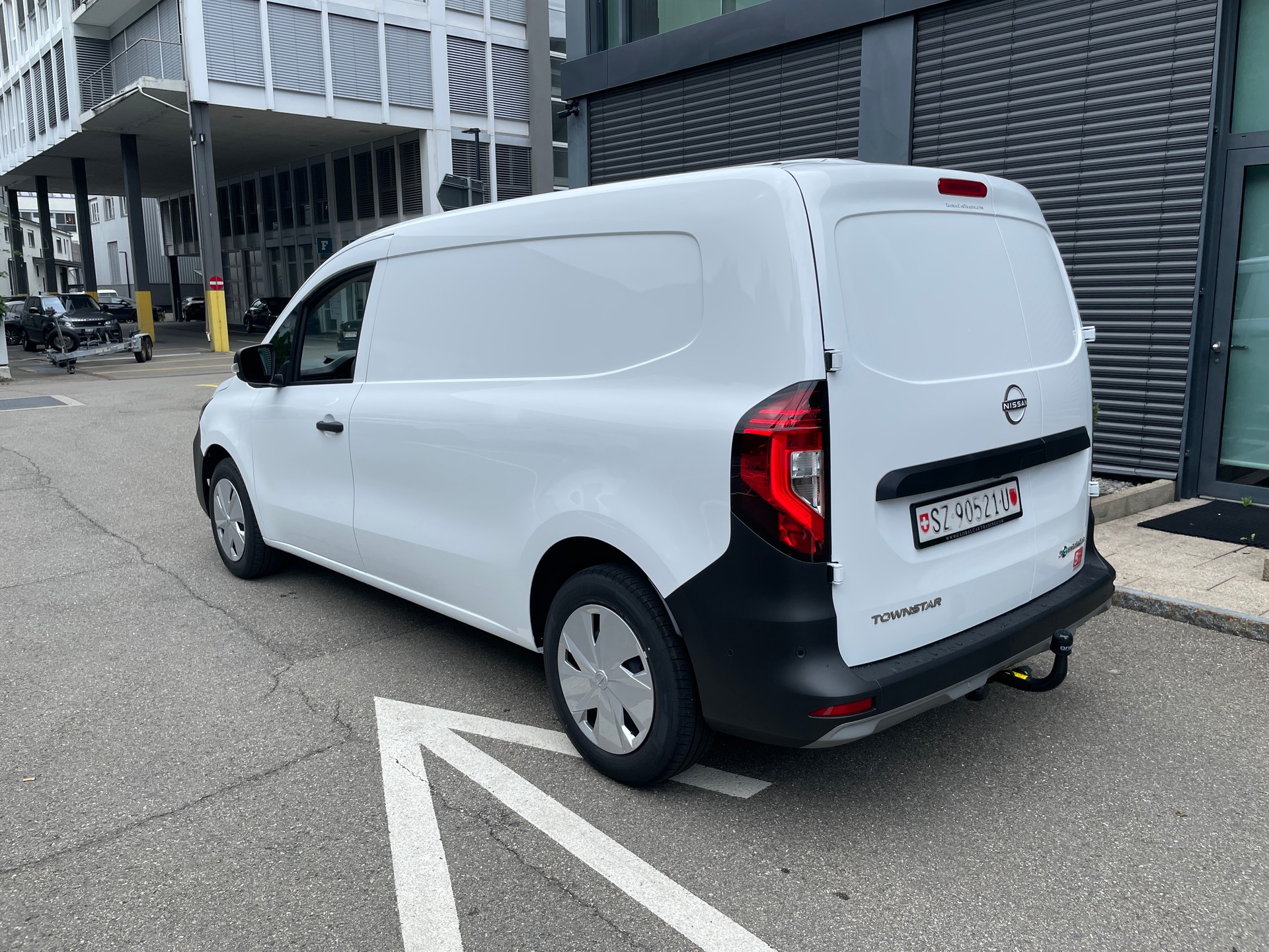 NISSAN Townstar EV45 kWh 22kW L2 Acenta-image-9