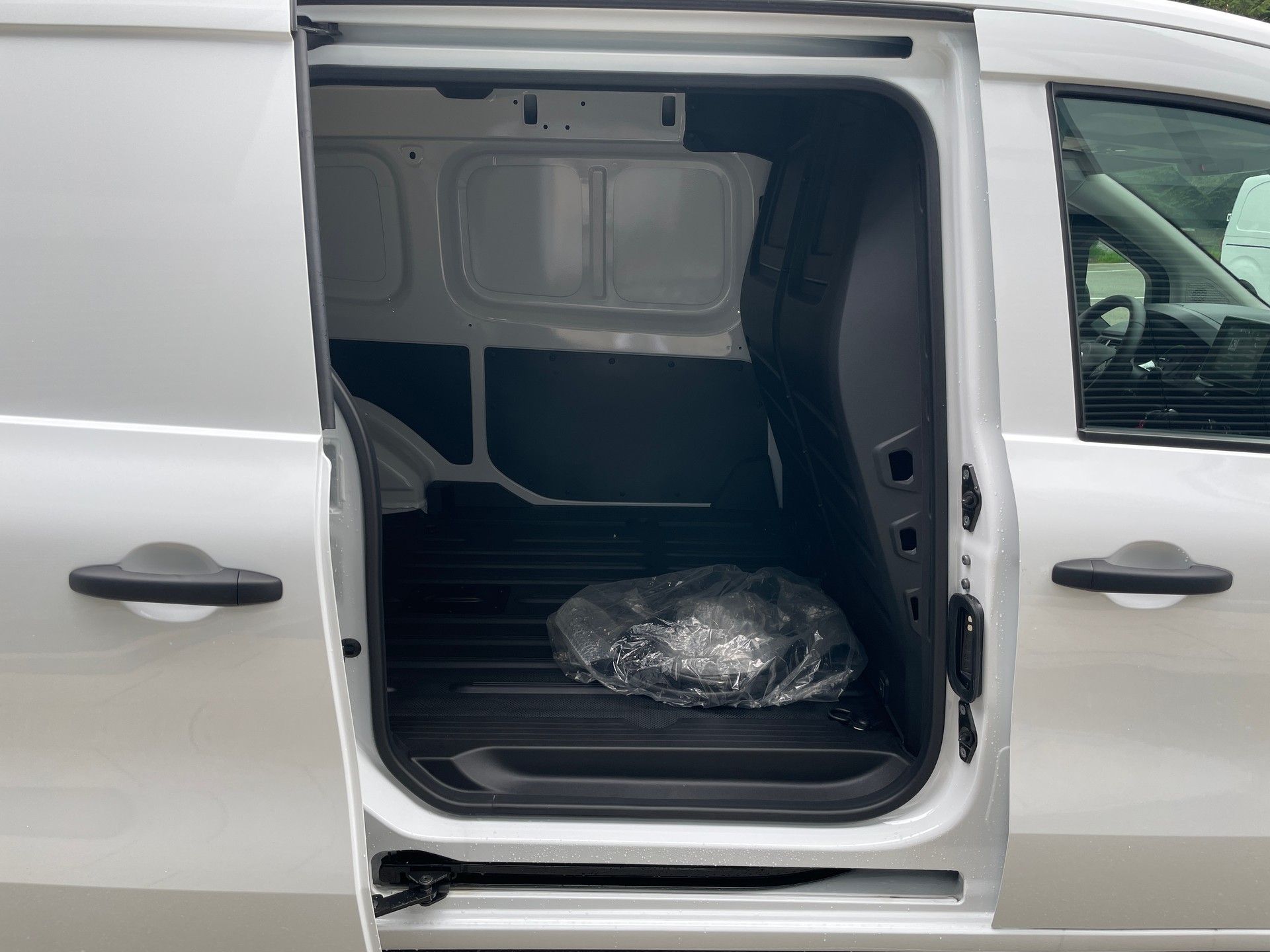 NISSAN Townstar EV45 kWh 22kW L2 Acenta-image-4