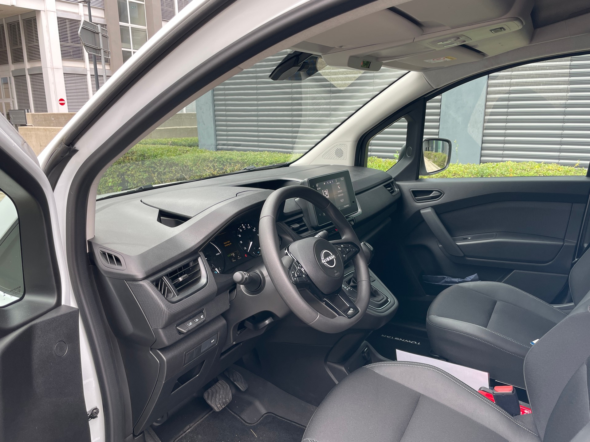 NISSAN Townstar EV45 kWh 22kW L2 Acenta-image-12