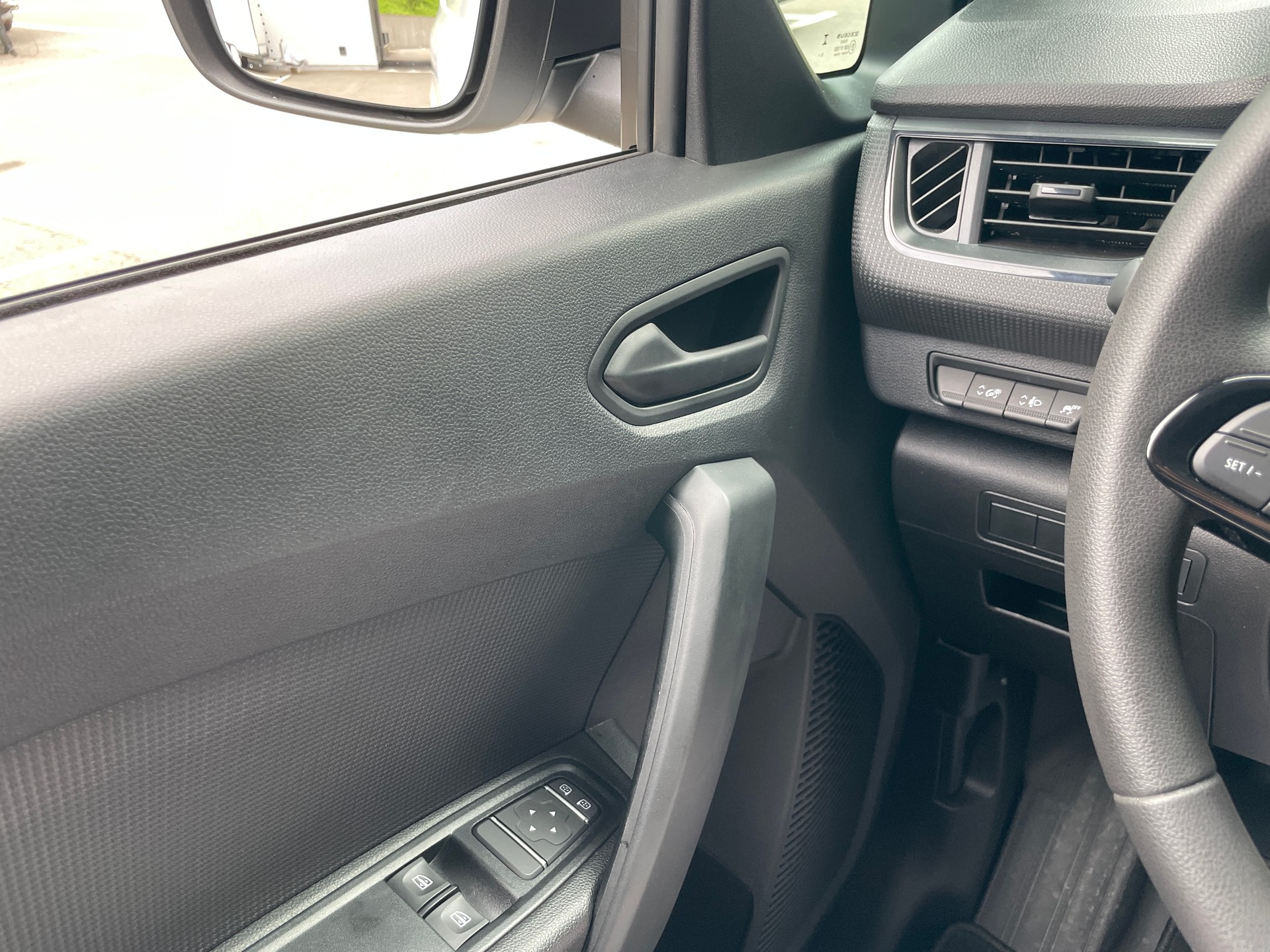 NISSAN Townstar EV45 kWh 22kW L2 Acenta-image-18