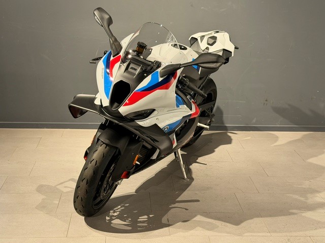 BMW M 1000 RR-showroom-element-2