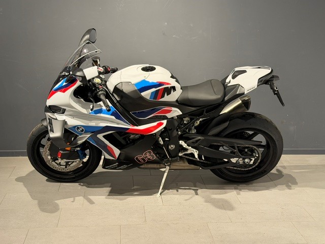 BMW M 1000 RR-showroom-element-3