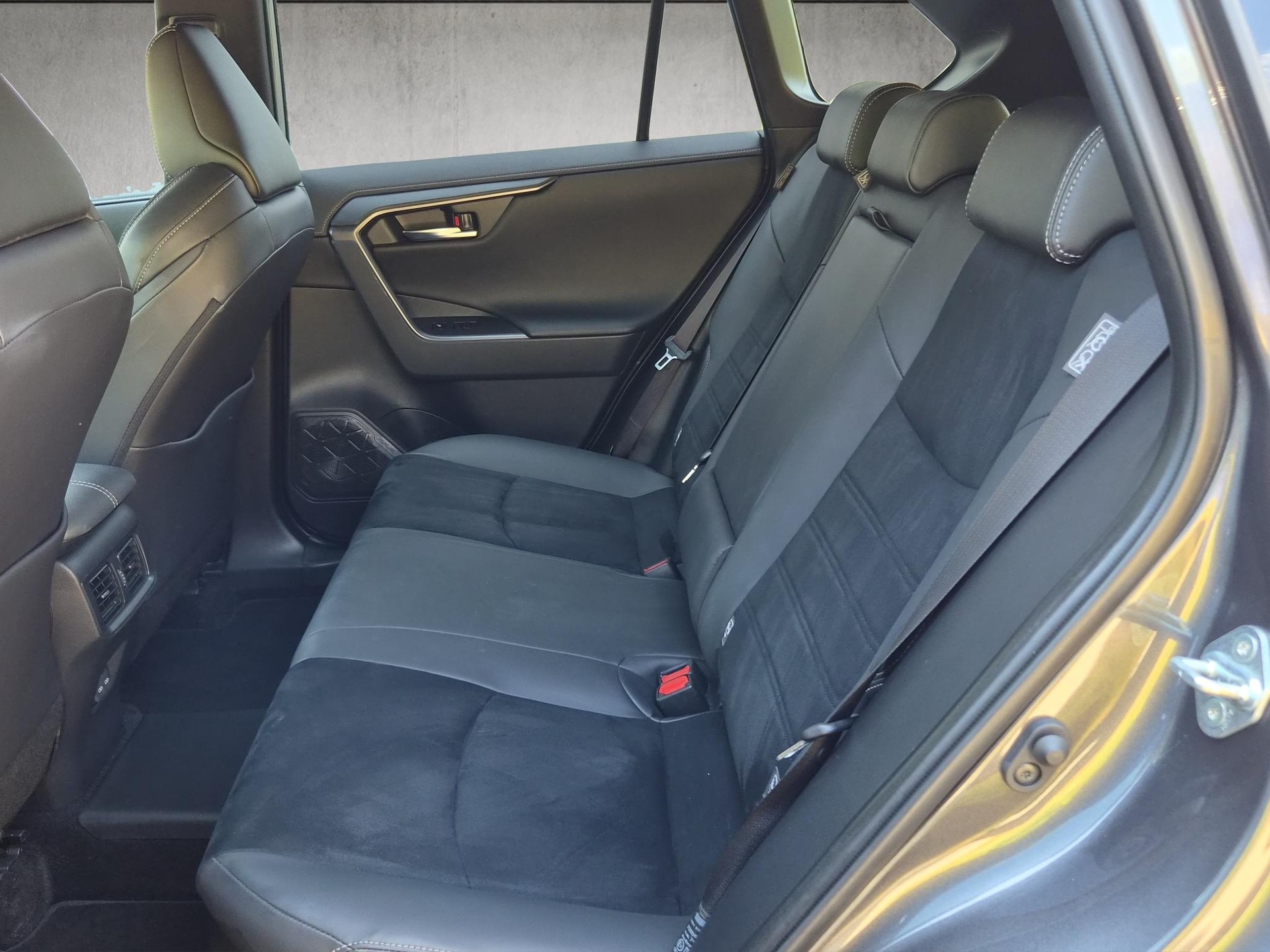 TOYOTA RAV4 2.5 Plug-In-Hybrid GR Sport-image-12