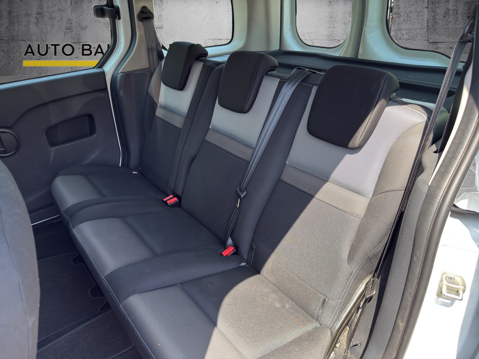 RENAULT Kangoo 1.5 dCi Zen+ 6-Gang-image-12