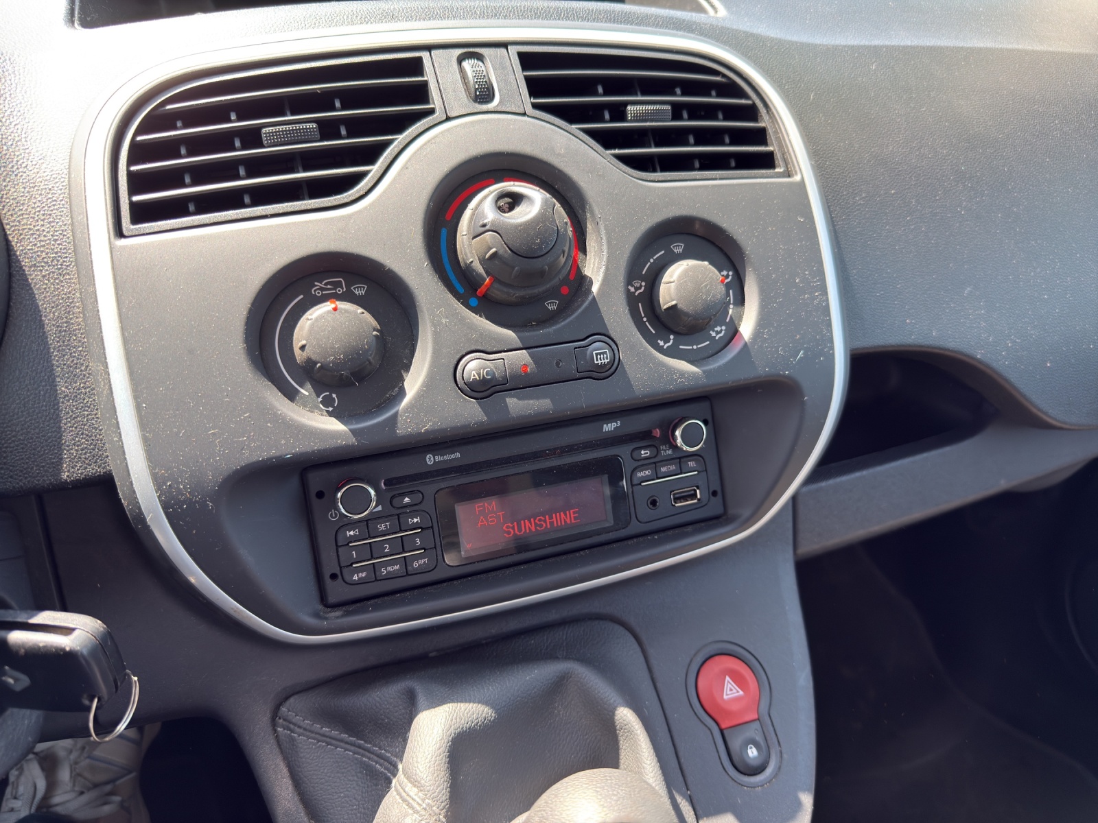 RENAULT Kangoo 1.5 dCi Zen+ 6-Gang-image-10