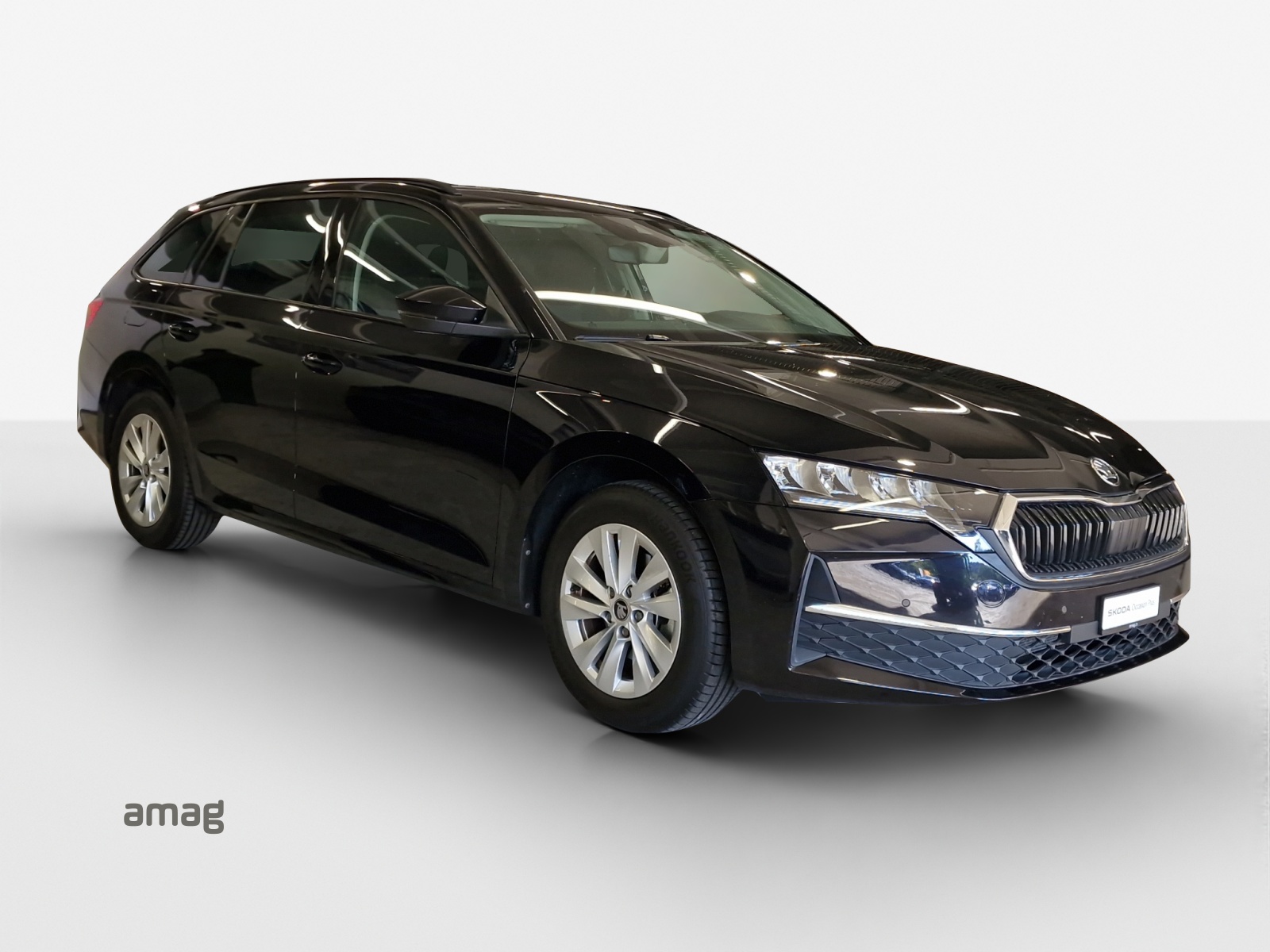 SKODA Octavia Combi 2.0 TDI DSG Selection-image-5