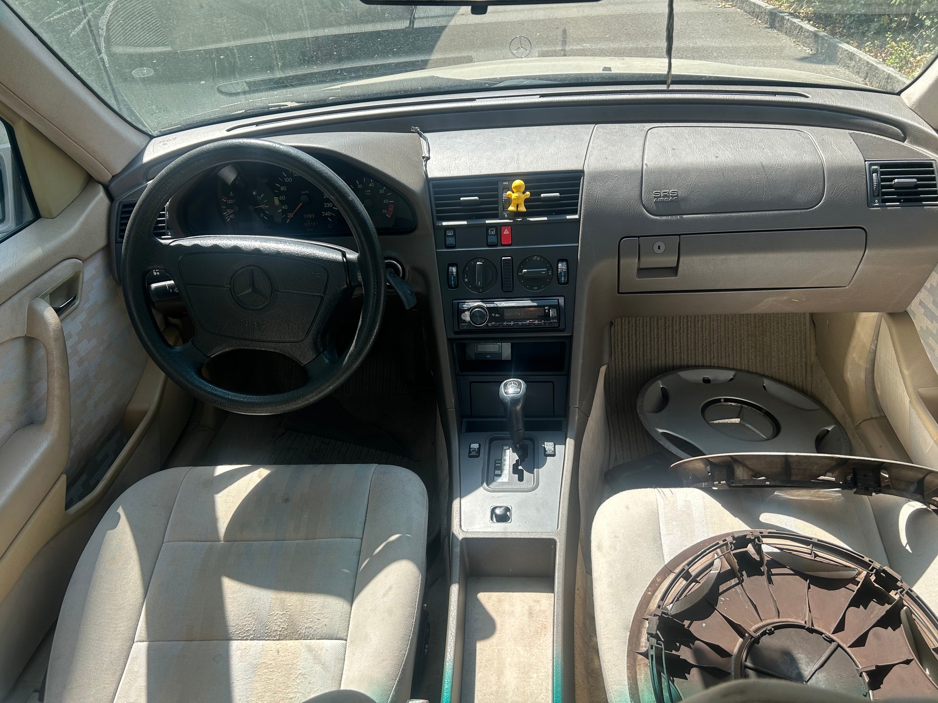 MERCEDES-BENZ C 220 Classic-image-6