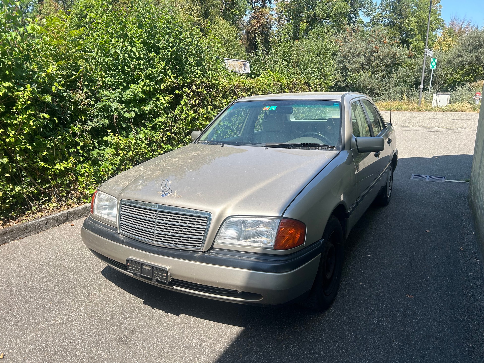 MERCEDES-BENZ C 220 Classic-image-2