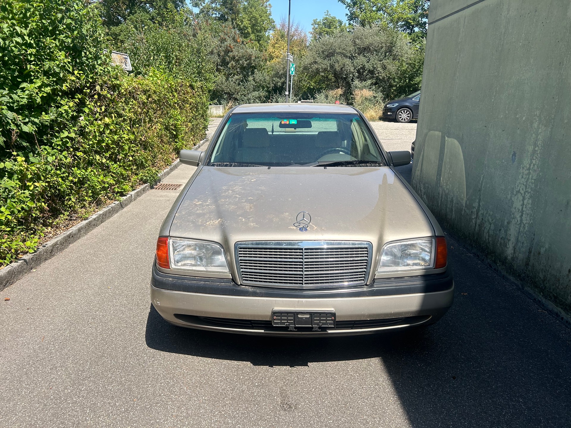 MERCEDES-BENZ C 220 Classic-image-0