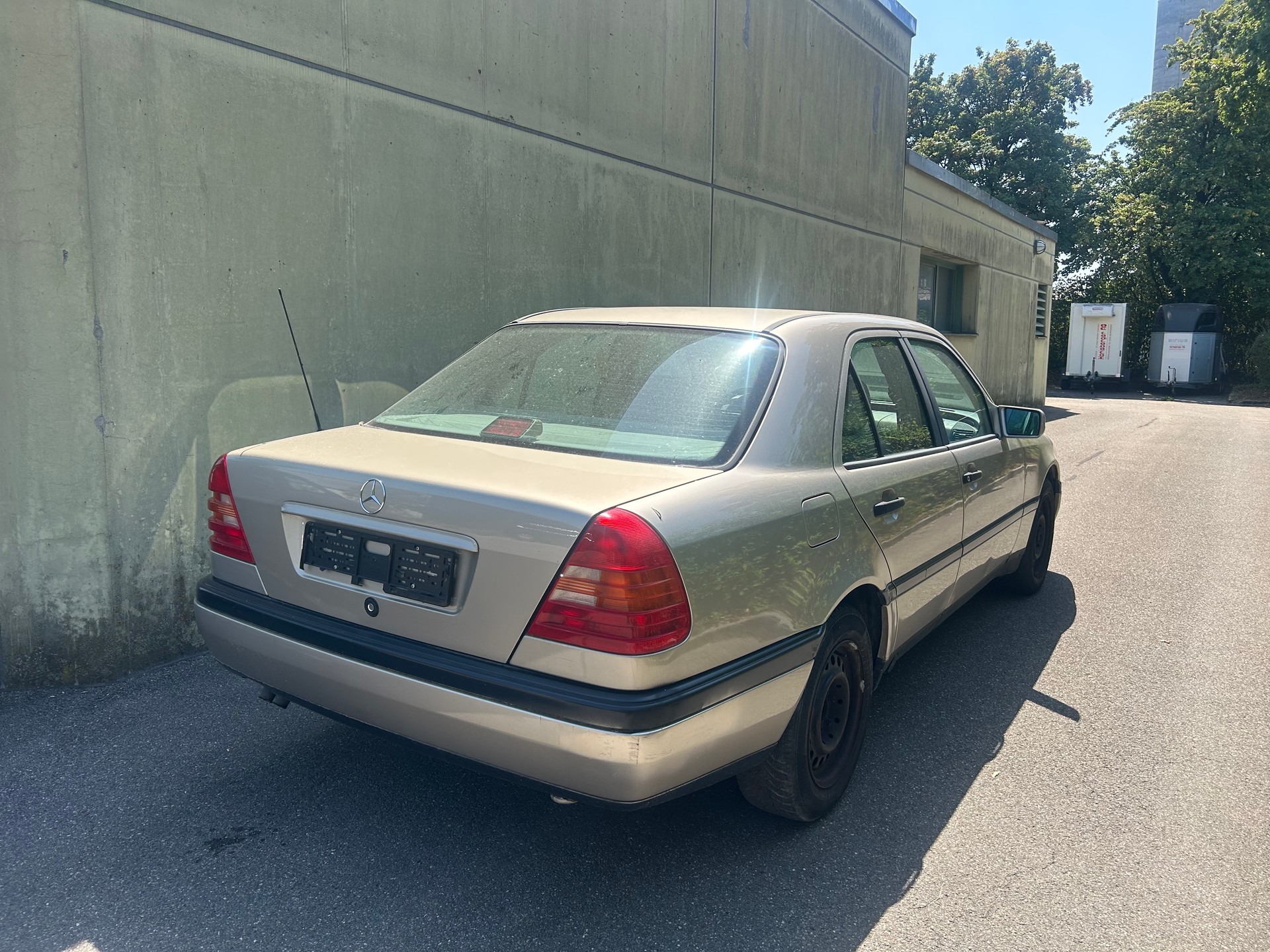 MERCEDES-BENZ C 220 Classic-image-4