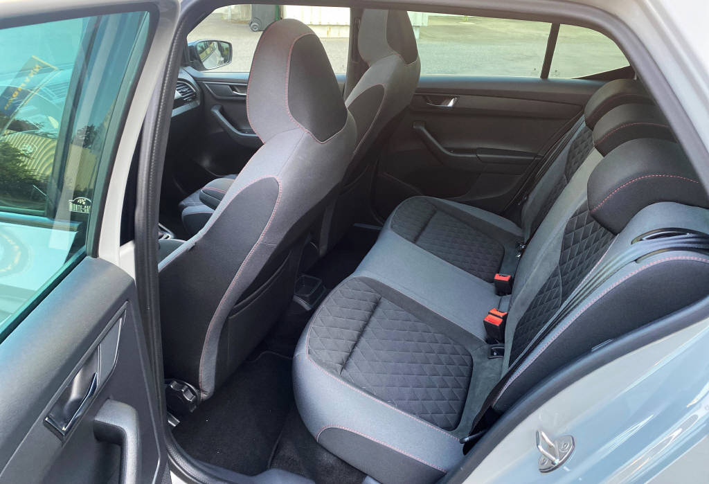 SKODA Fabia 1.0 TSI Monte Carlo DSG-image-11