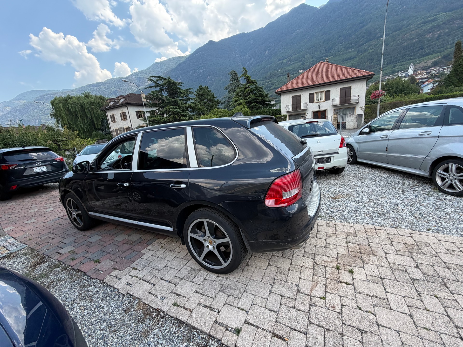 PORSCHE Cayenne S-image-1