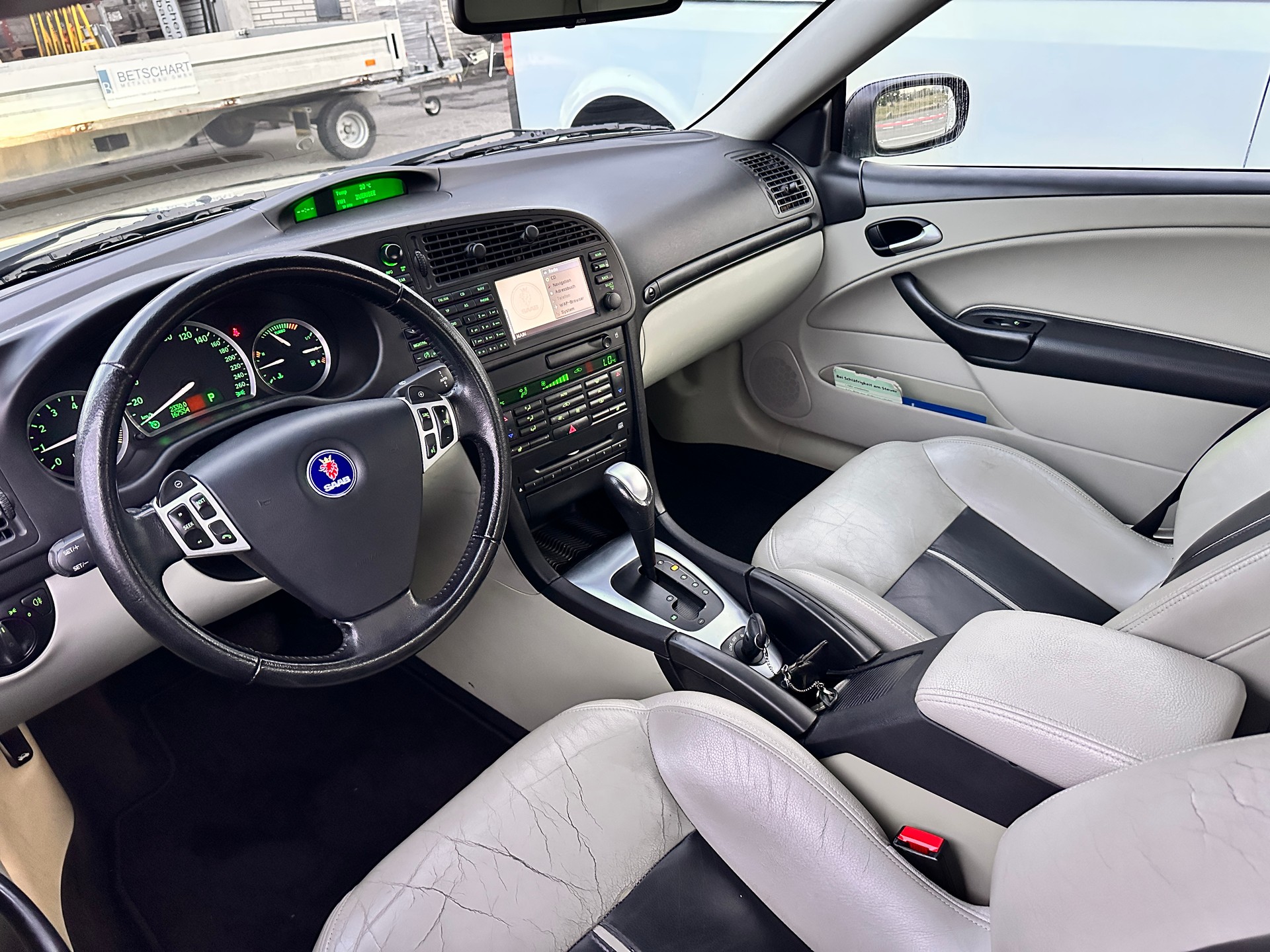 SAAB 9-3 2.0T Aero-image-5