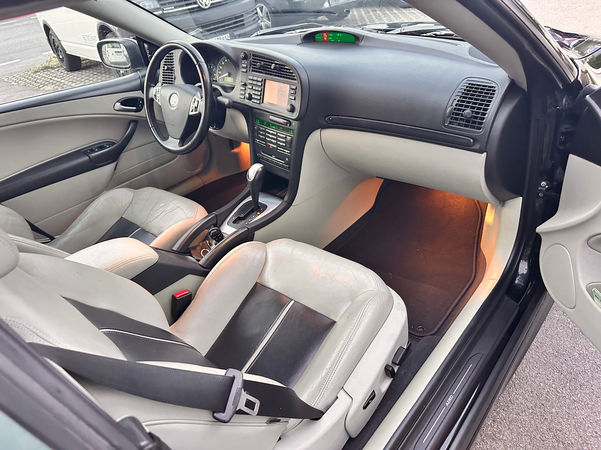SAAB 9-3 2.0T Aero-image-3