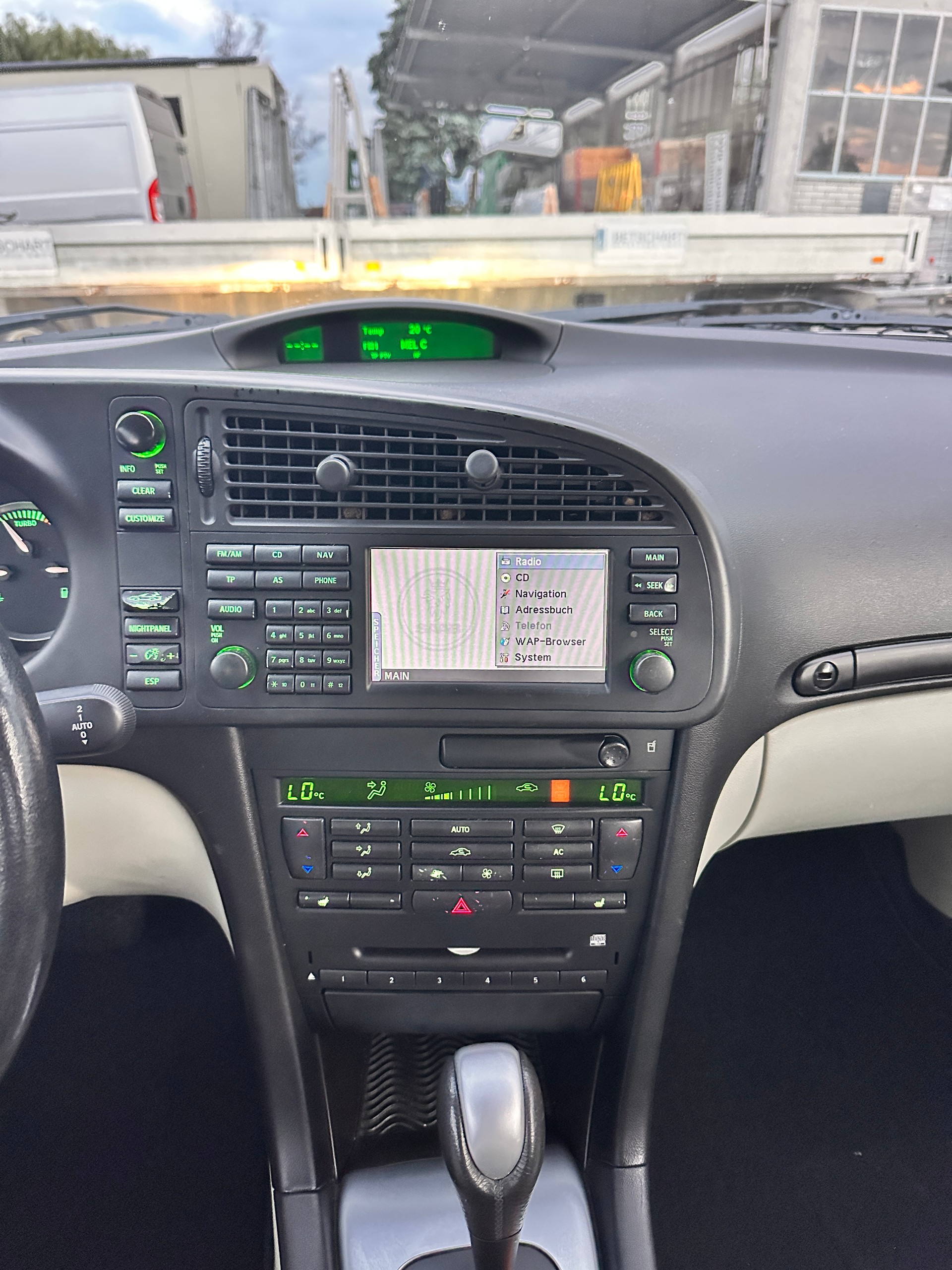 SAAB 9-3 2.0T Aero-image-6