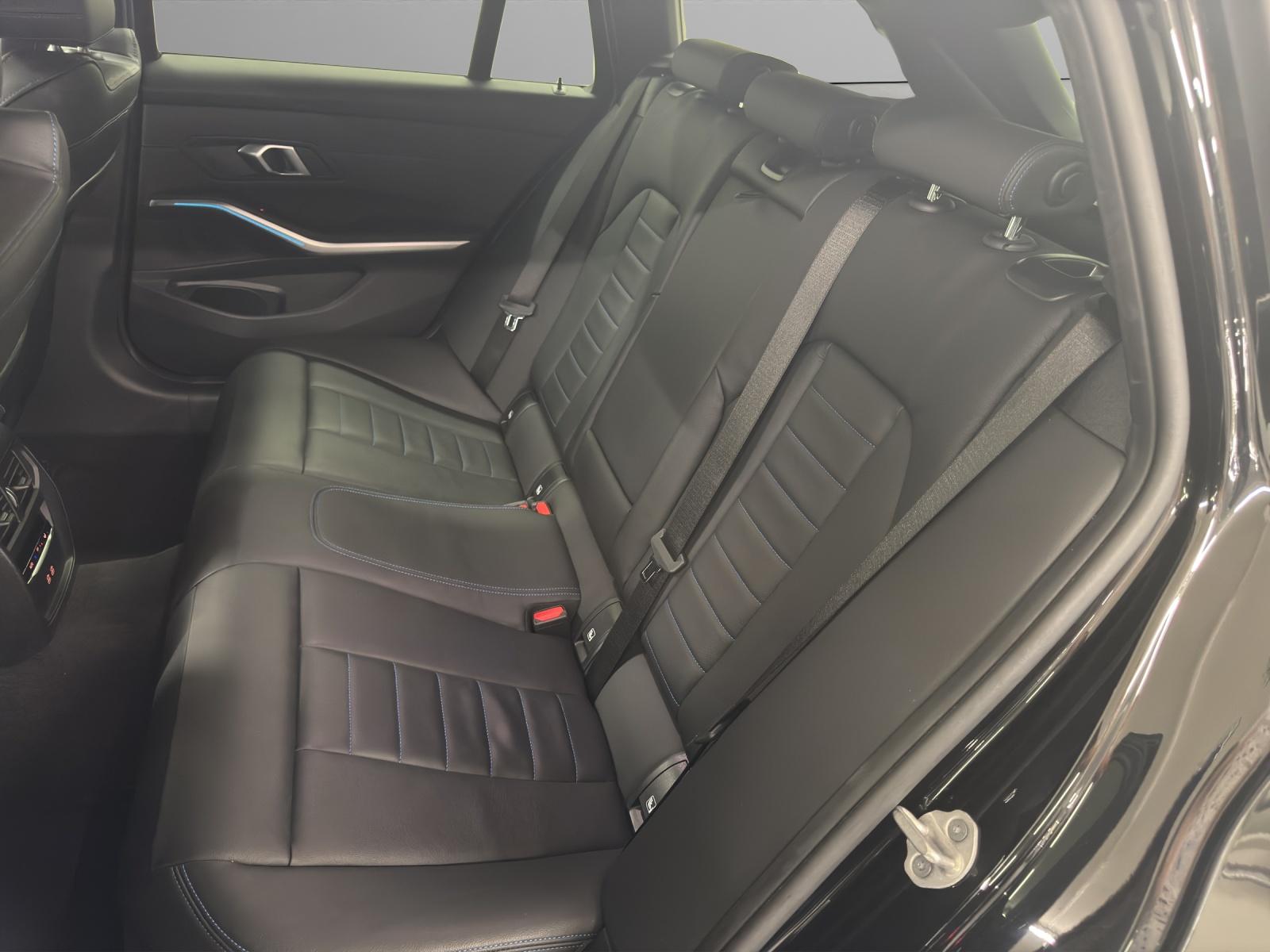 BMW 330e xDrive SAG Touring-image-13