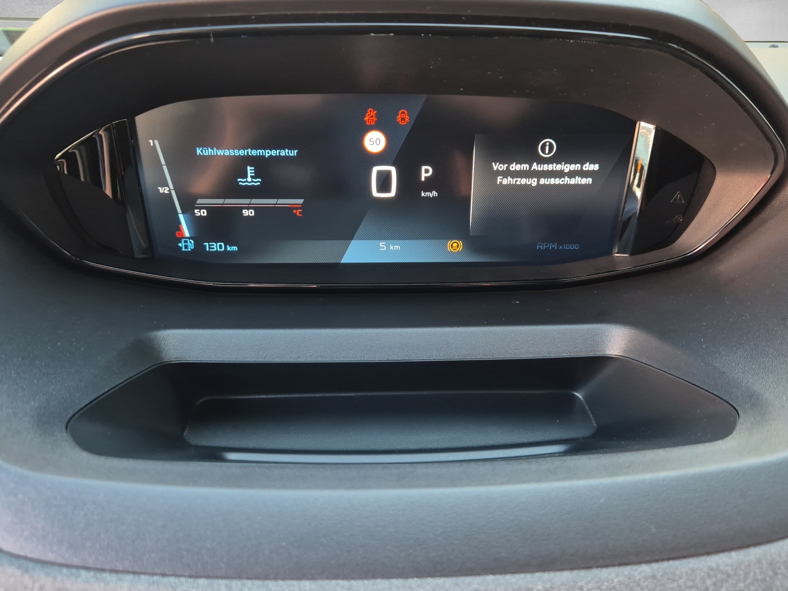 PEUGEOT Rifter Long 1.5 BlueHDi 130 Family Edition-image-8