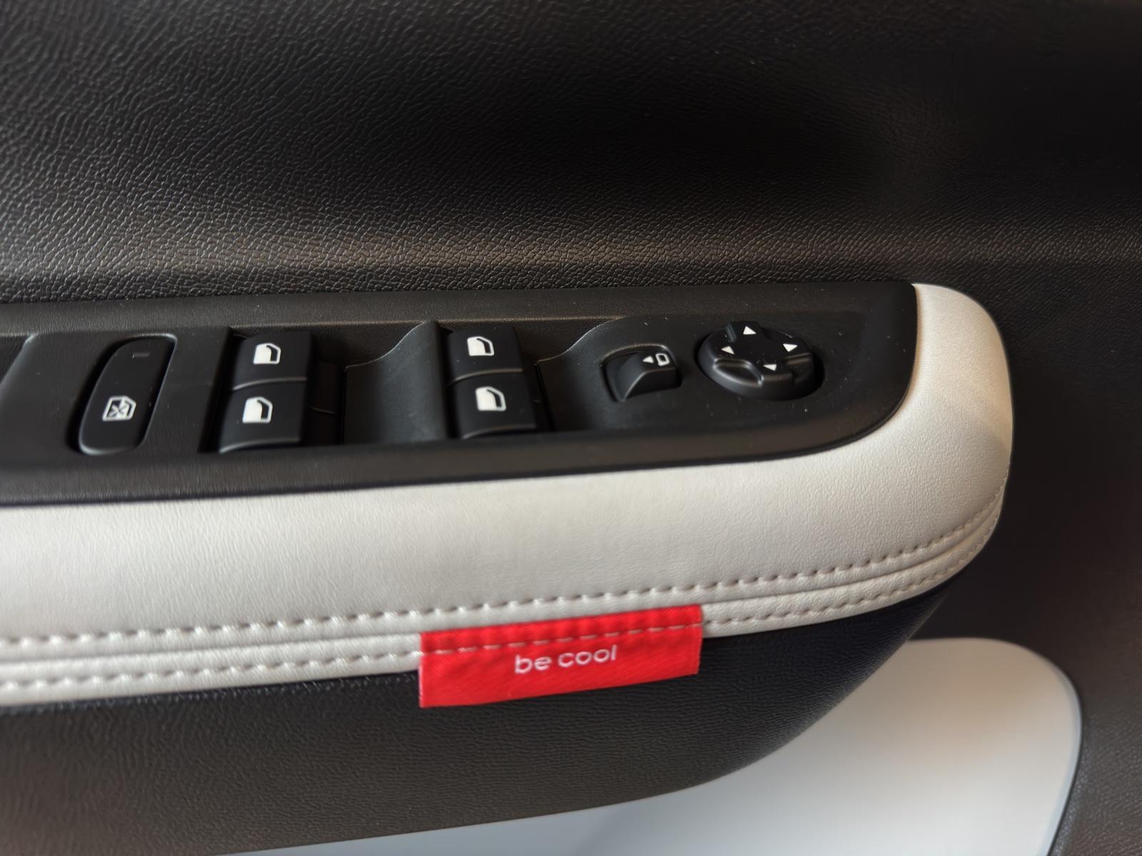 CITROEN C3 1.2 Hybrid Edition Tricolore-image-7