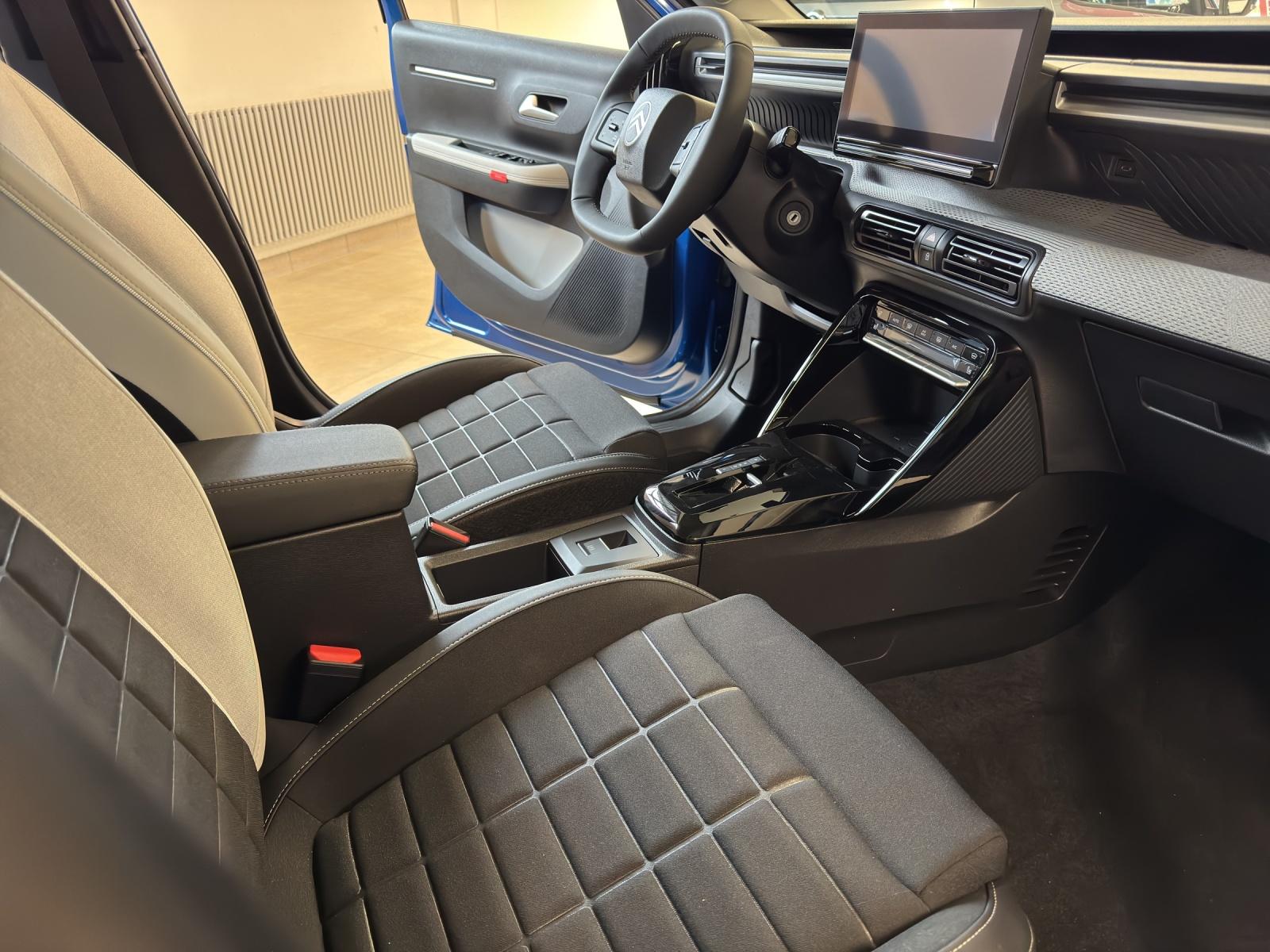 CITROEN C3 1.2 Hybrid Edition Tricolore-image-15