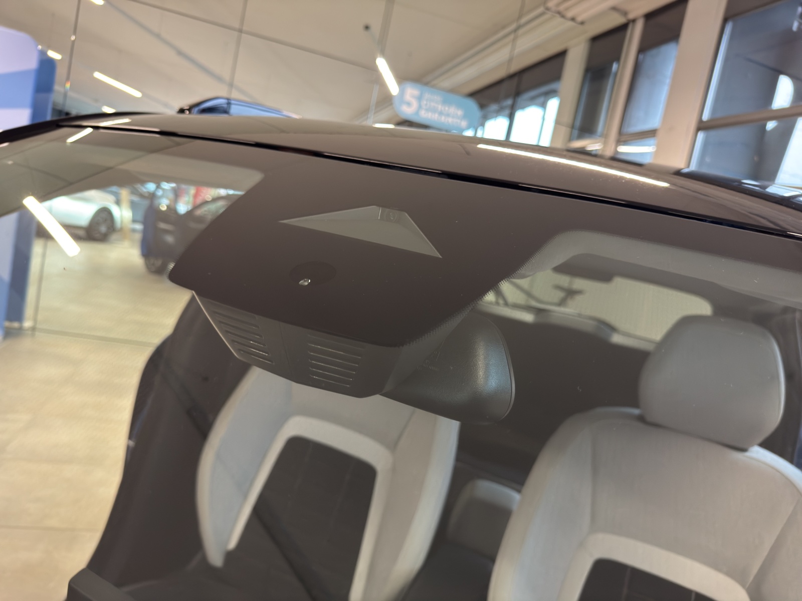 CITROEN C3 1.2 Hybrid Edition Tricolore-image-20