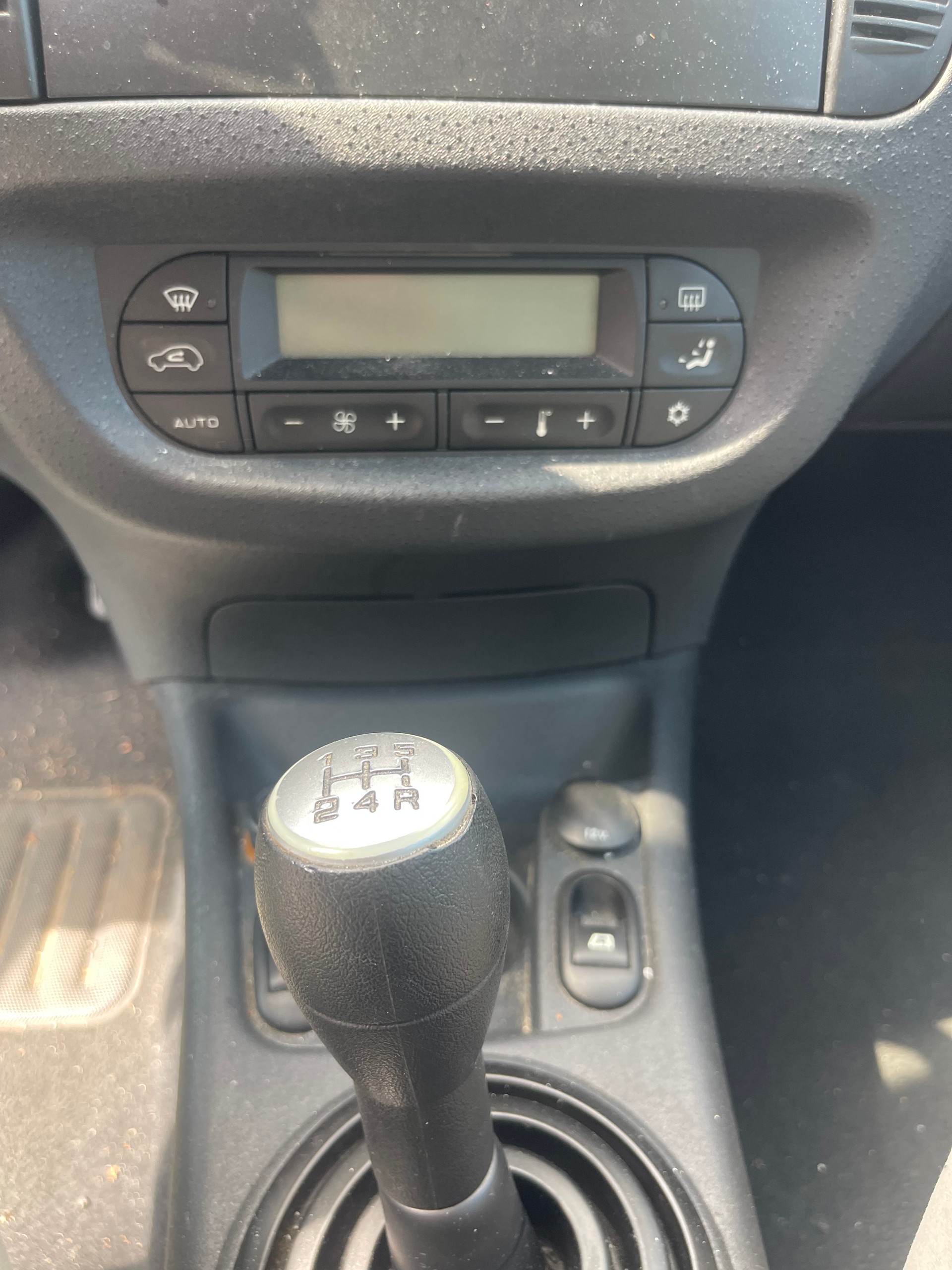 CITROEN C3 1.4i Exclusive-image-4