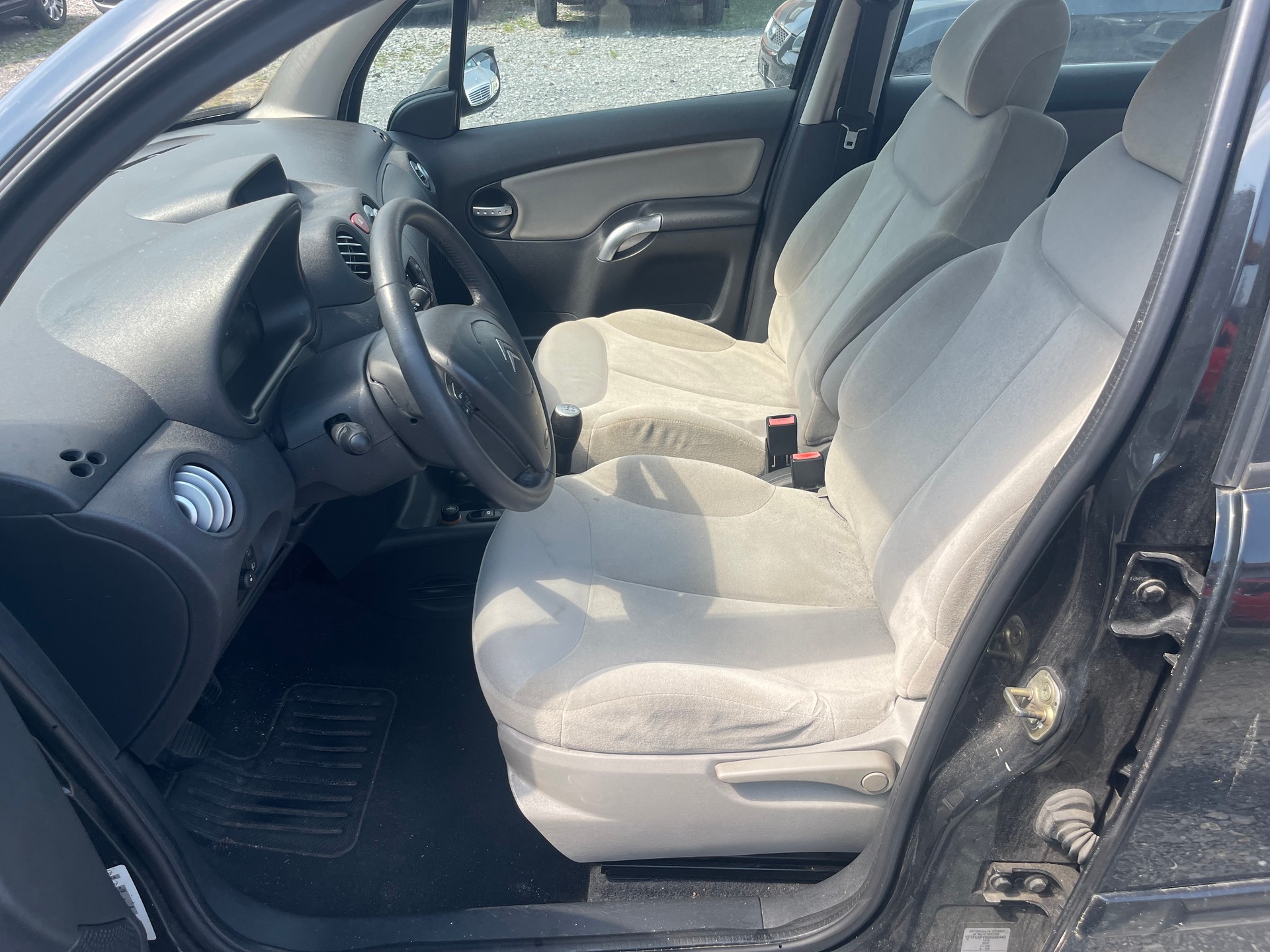 CITROEN C3 1.4i Exclusive-image-9