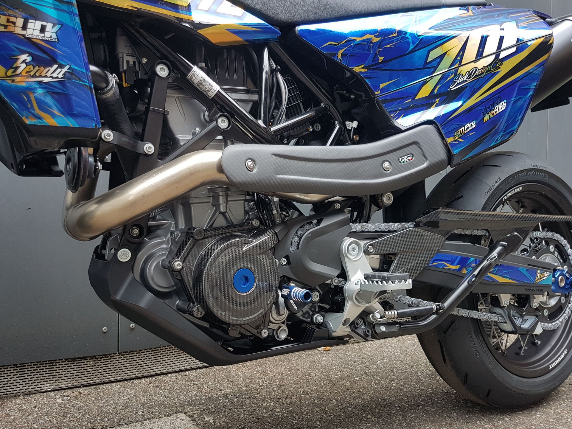HUSQVARNA 701 Supermoto-image-4