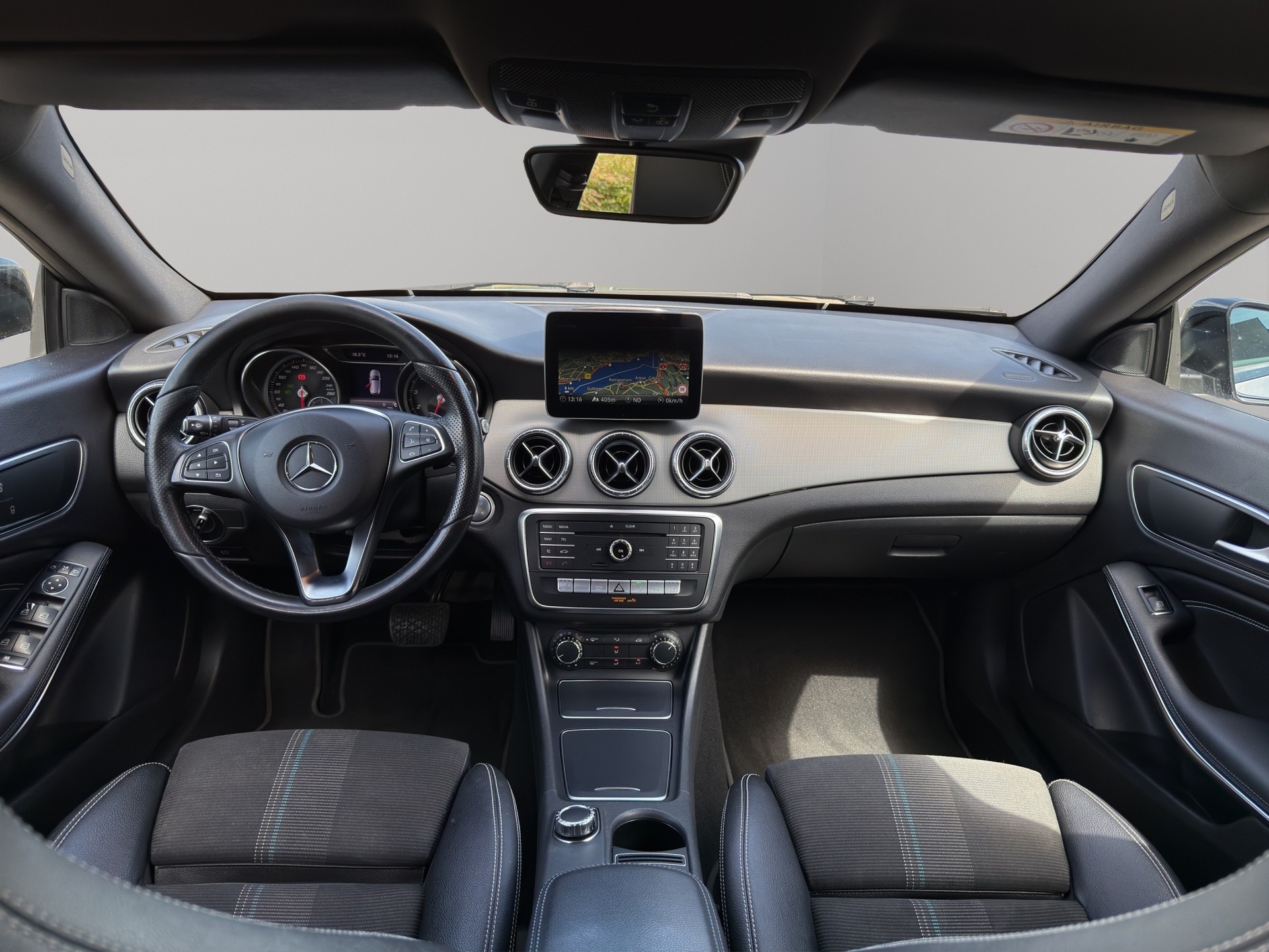 MERCEDES-BENZ CLA Shooting Brake 200 Night Star 7G-DCT-image-18