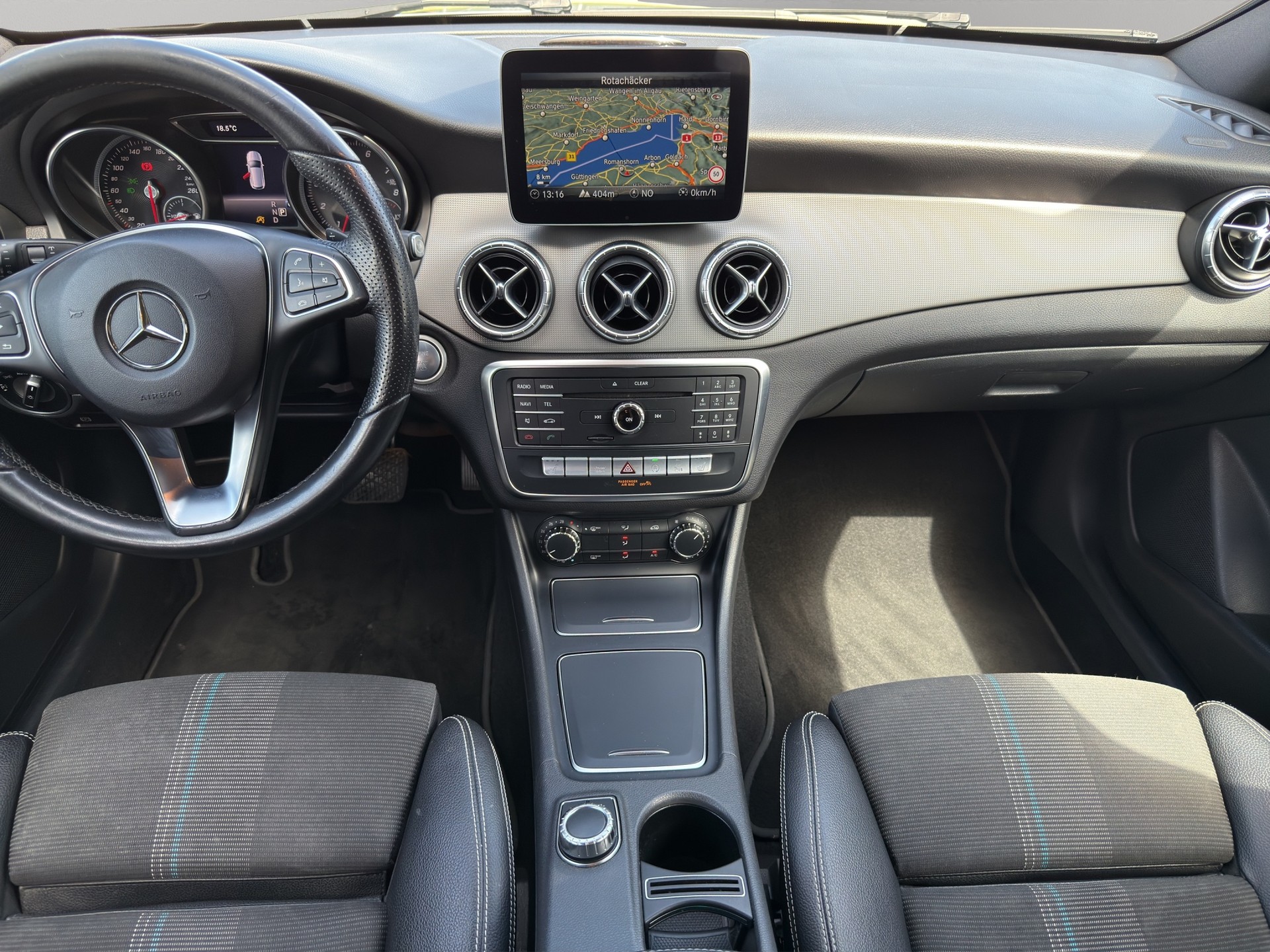 MERCEDES-BENZ CLA Shooting Brake 200 Night Star 7G-DCT-image-19