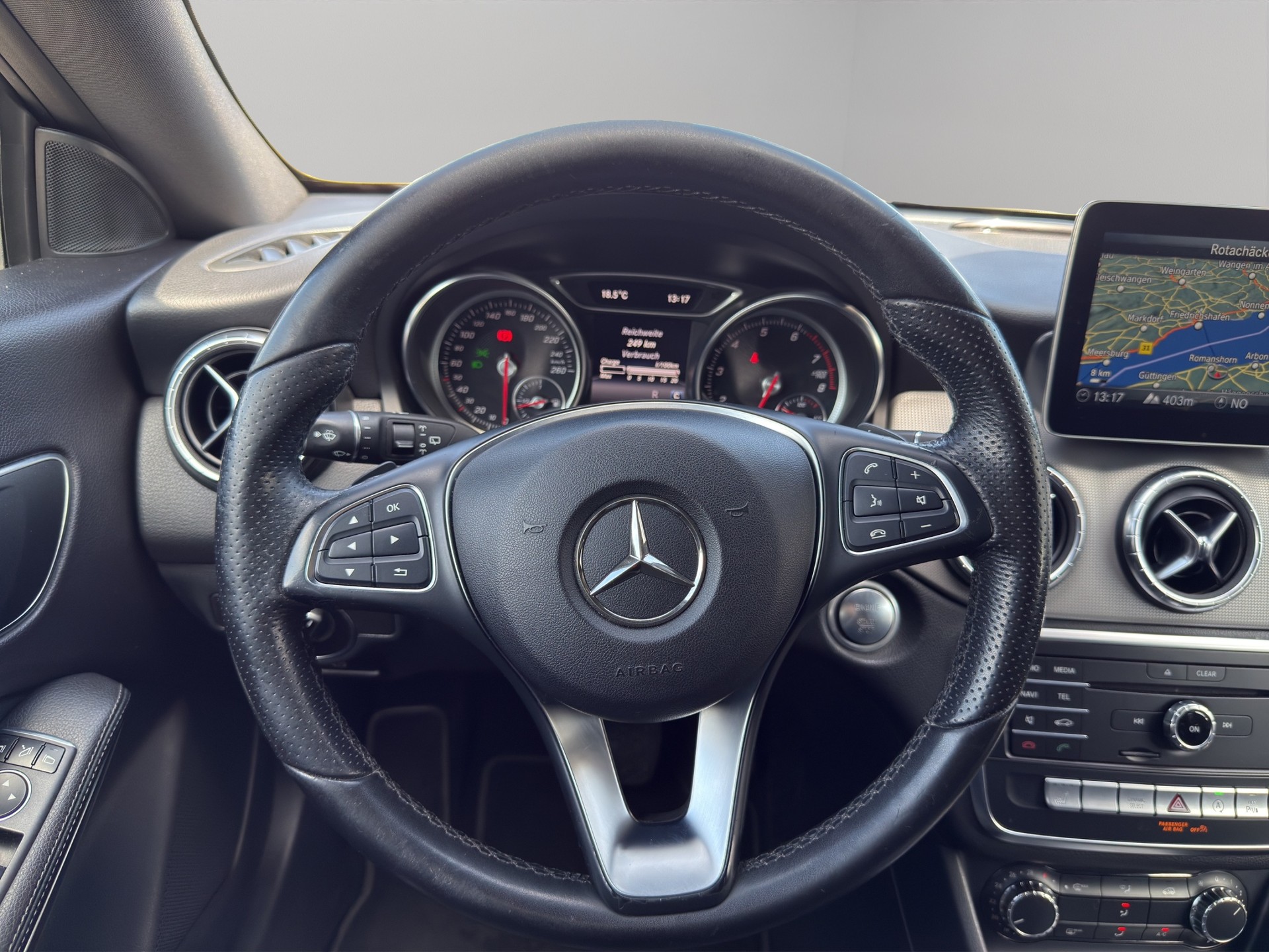 MERCEDES-BENZ CLA Shooting Brake 200 Night Star 7G-DCT-image-16