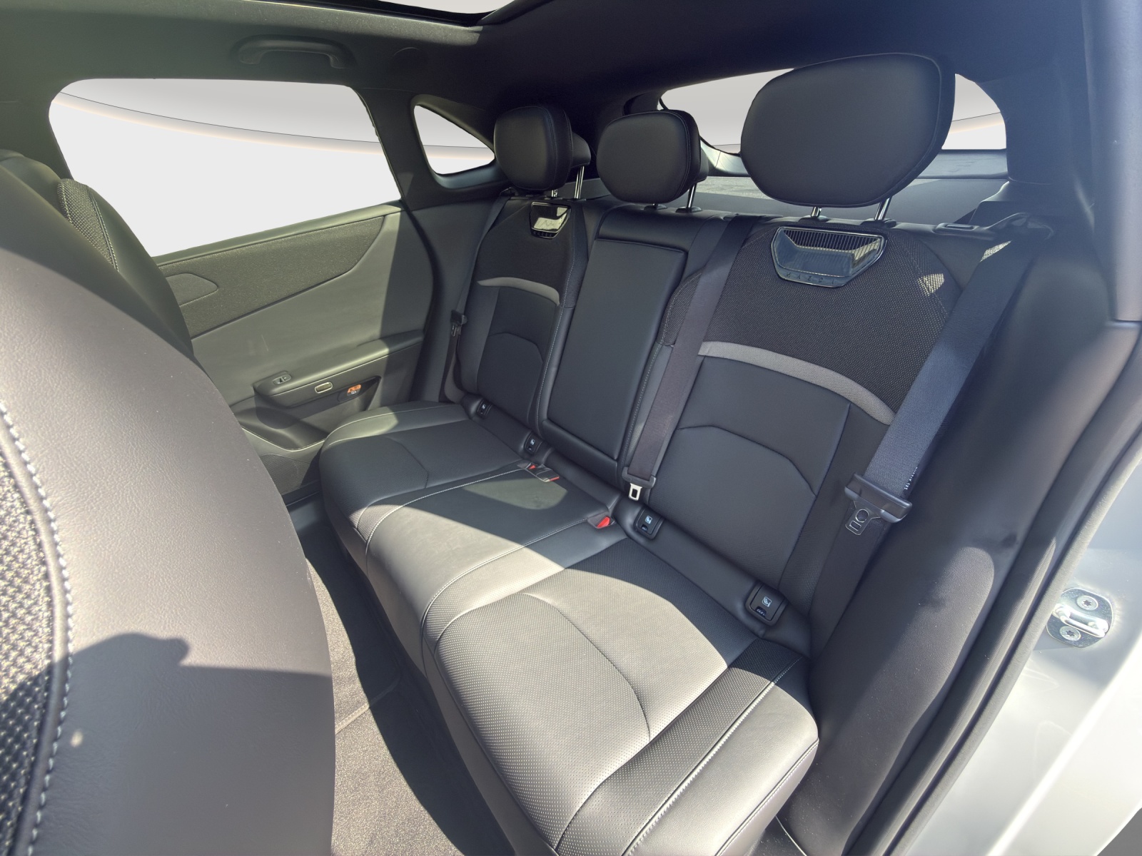 MAZDA CX-6e Takumi-image-14