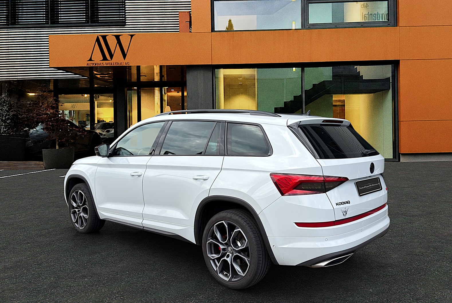 SKODA Kodiaq 2.0 Bi-TDI 240 RS DSG / Pano-AHK-Assistenten-Keyless-image-3