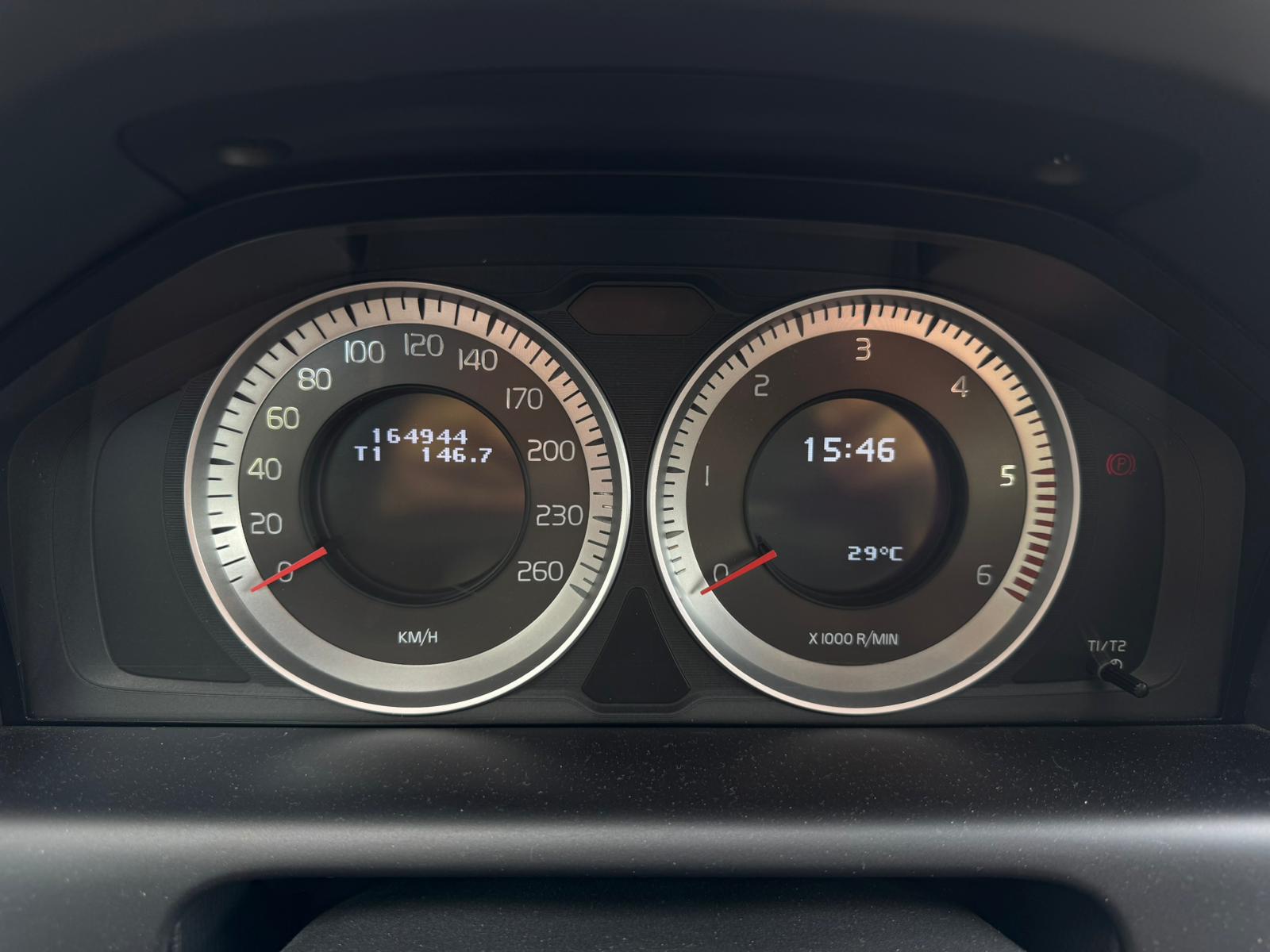 VOLVO XC60 D4 AWD Summum Geartronic-image-9
