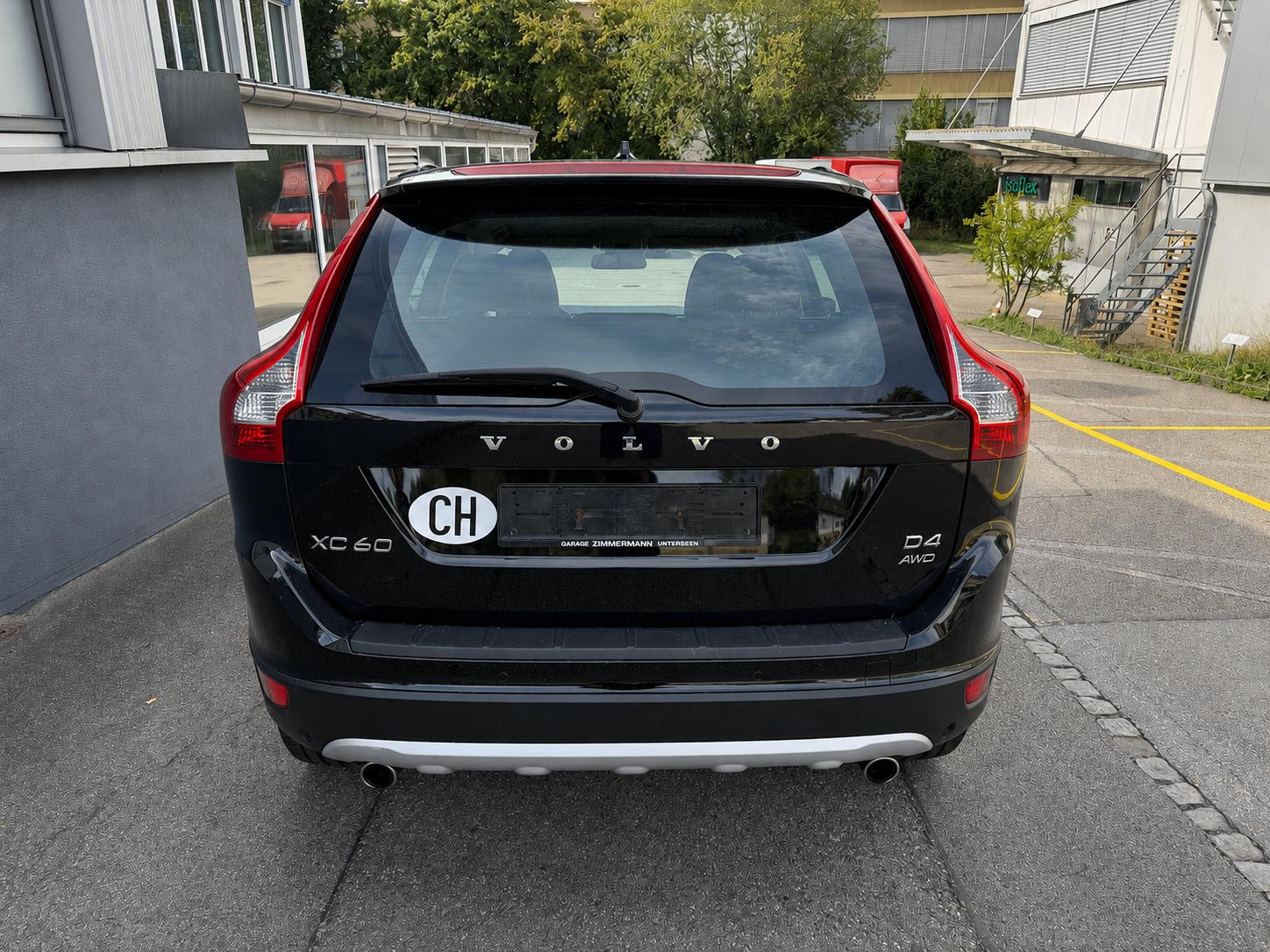 VOLVO XC60 D4 AWD Summum Geartronic-image-6
