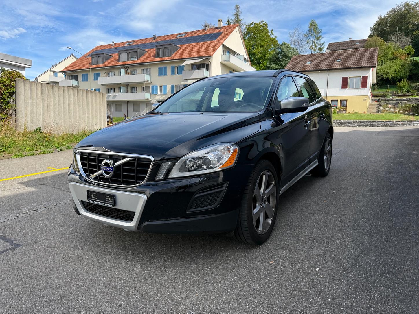 VOLVO XC60 D4 AWD Summum Geartronic-image-1